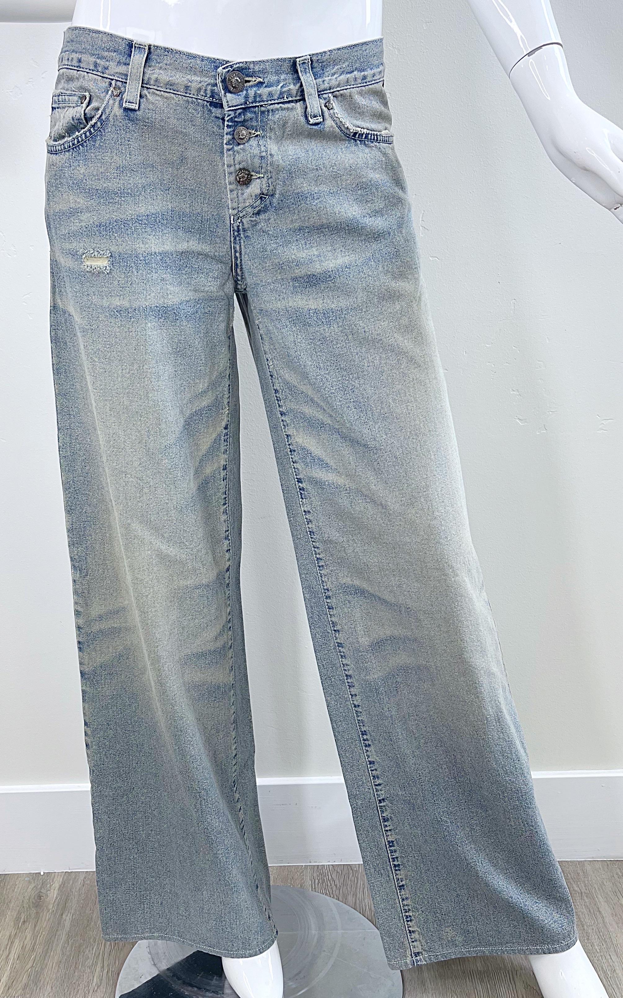 2000s Gianni Versace Jeans Couture Taille 8 Chain Stonewash Low Rise Wide Leg Pantalon en vente 9