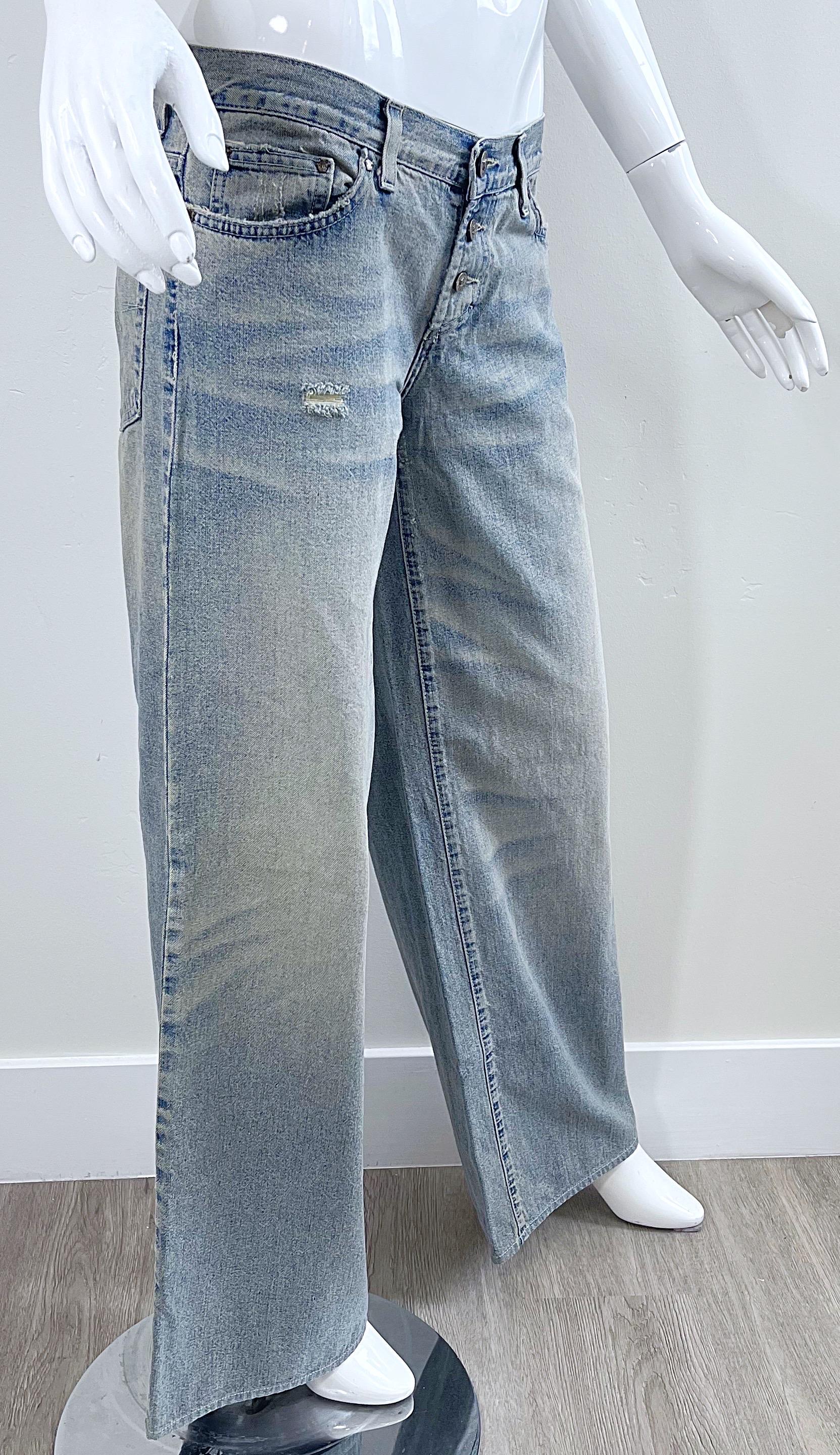 2000s Gianni Versace Jeans Couture Size 8 Chain Stonewash Low Rise Wide Leg Pant For Sale 3