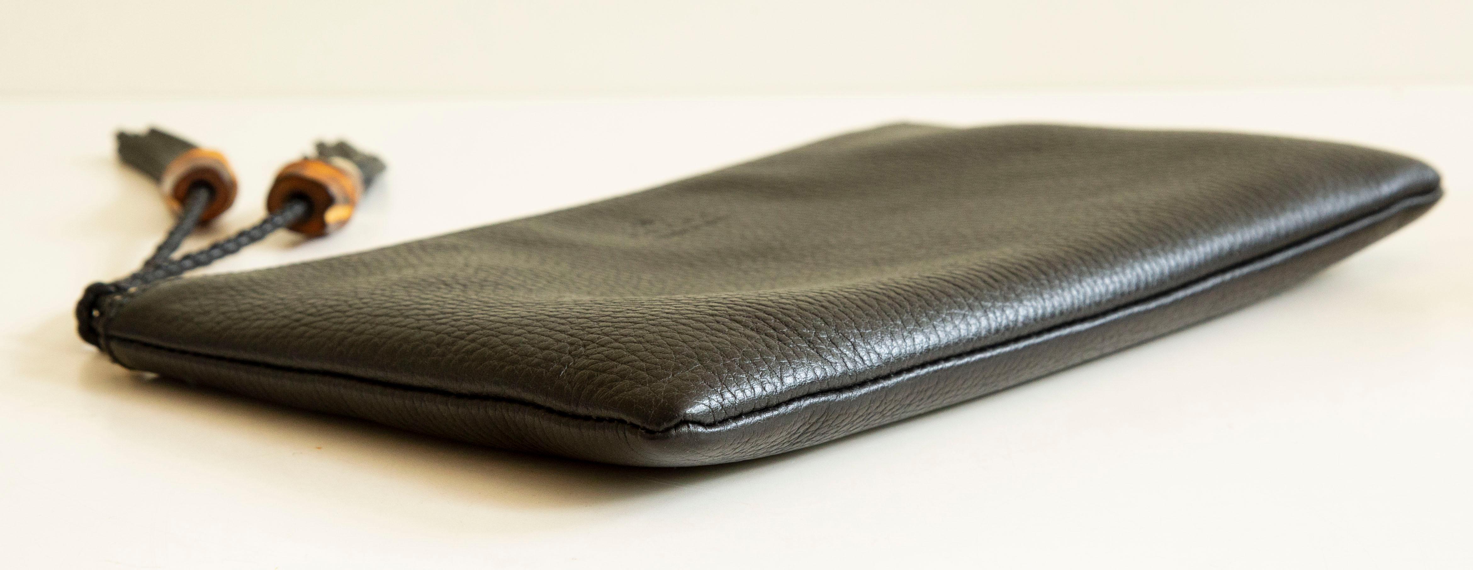 2000s Gucci Bamboo Black Leather Clutch In Excellent Condition For Sale In Arnhem, NL