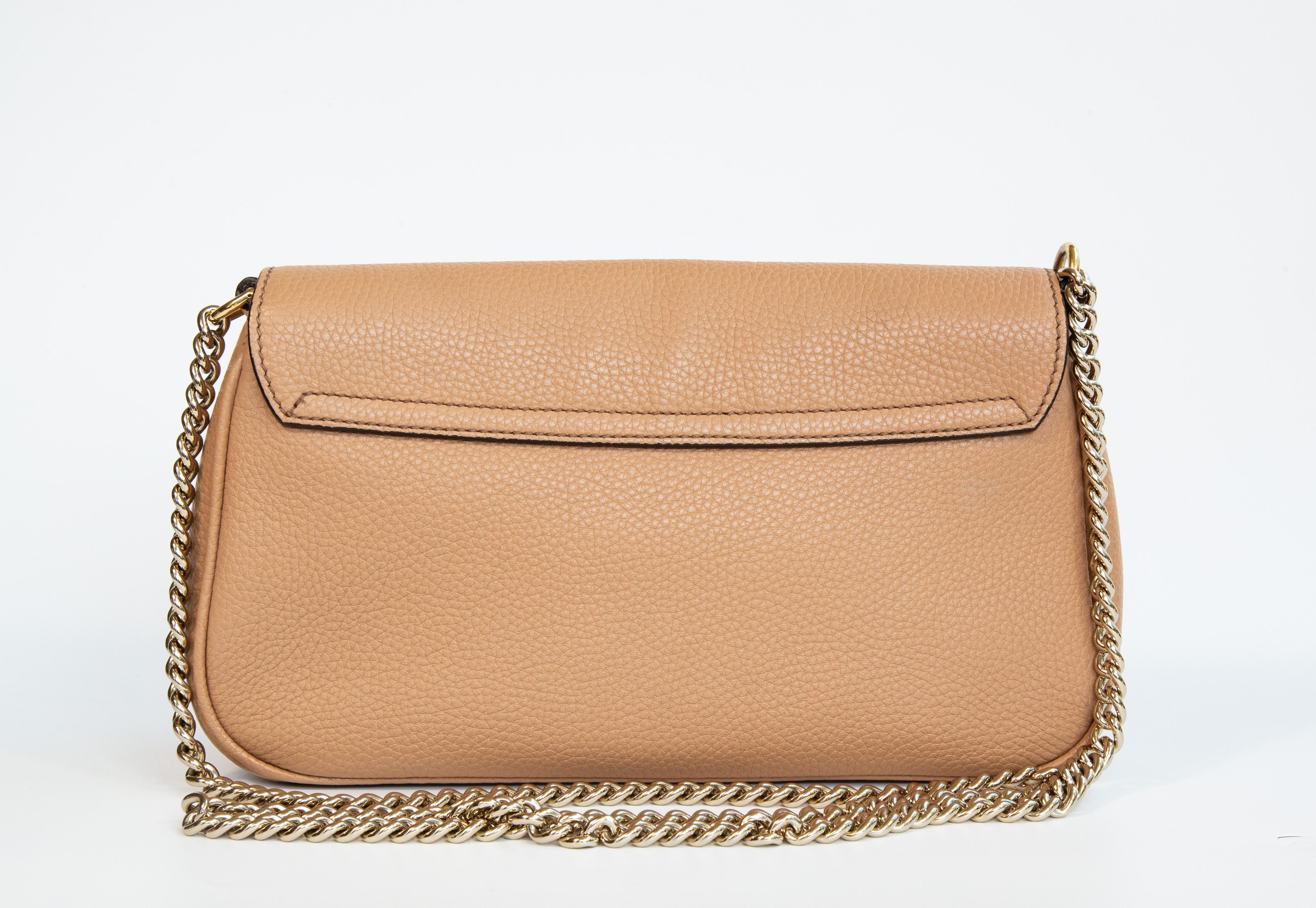2000s Gucci  Sac à bandoulière beige à long rabat SOHO Bon état - En vente à Arnhem, NL