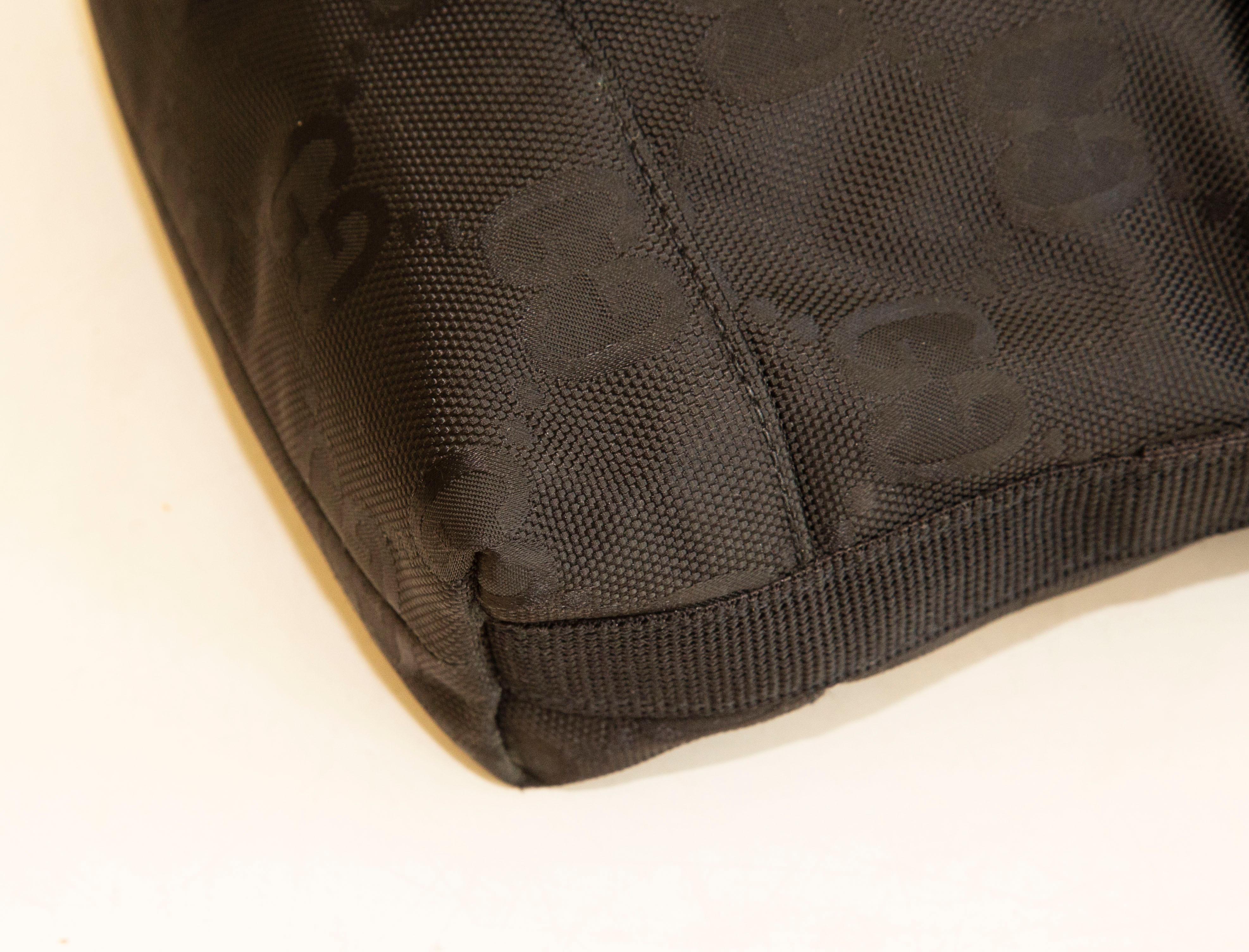 2000s Gucci Black GG Web Nylon Crossbody Bag For Sale 3