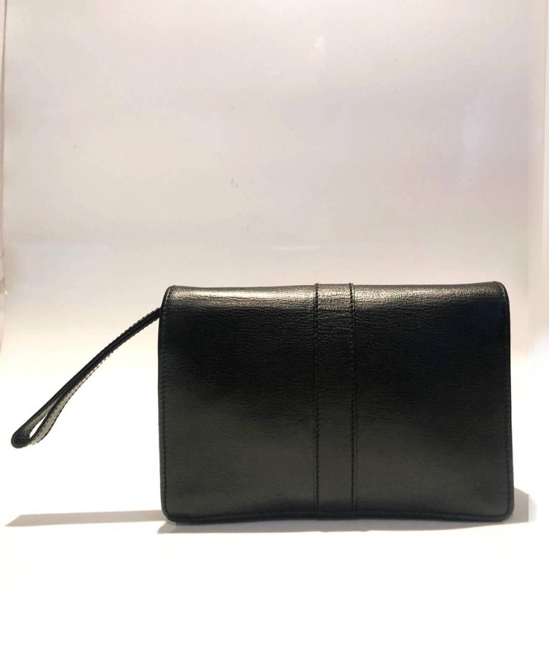 2000s Gucci Black Leather Steel Logo Clutch Wrist Bag In Good Condition For Sale In London, GB