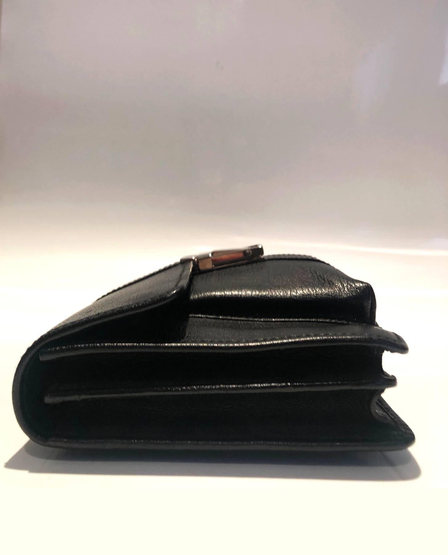 2000s Gucci Black Leather Steel Logo Clutch Wrist Bag 4