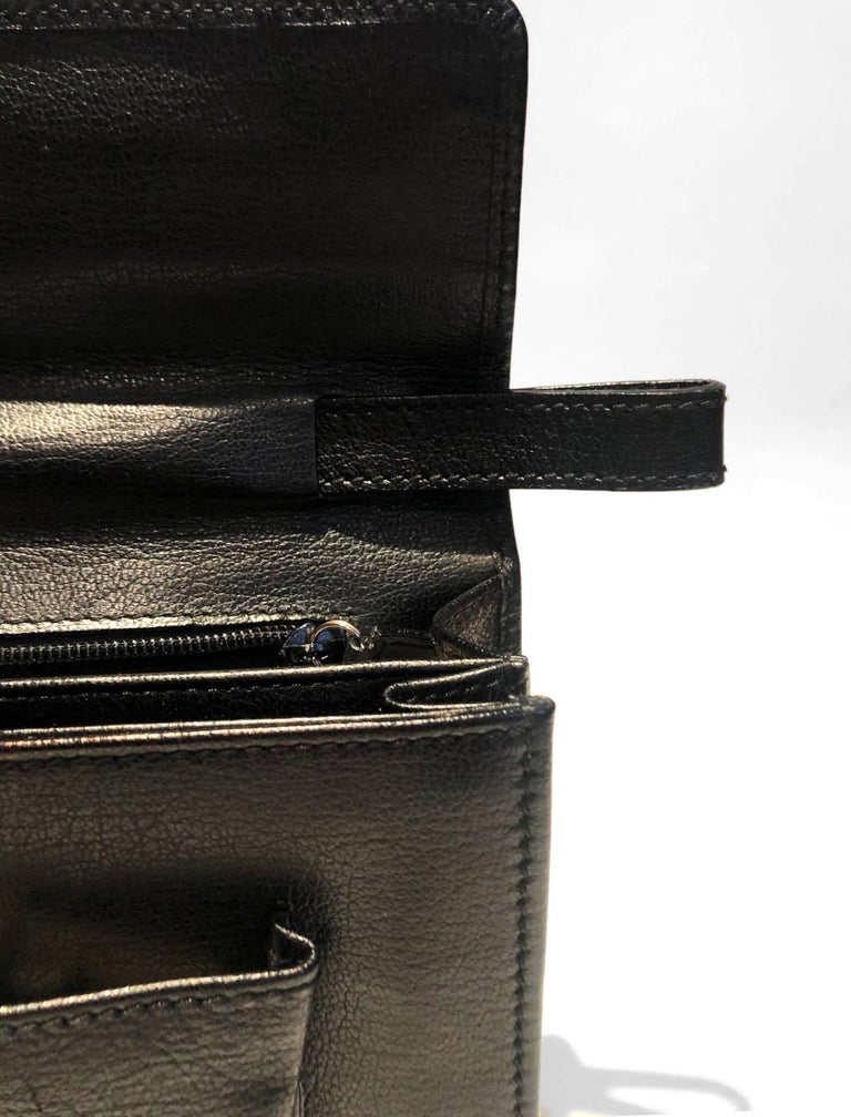 2000s Gucci Black Leather Steel Logo Clutch Wrist Bag For Sale 5