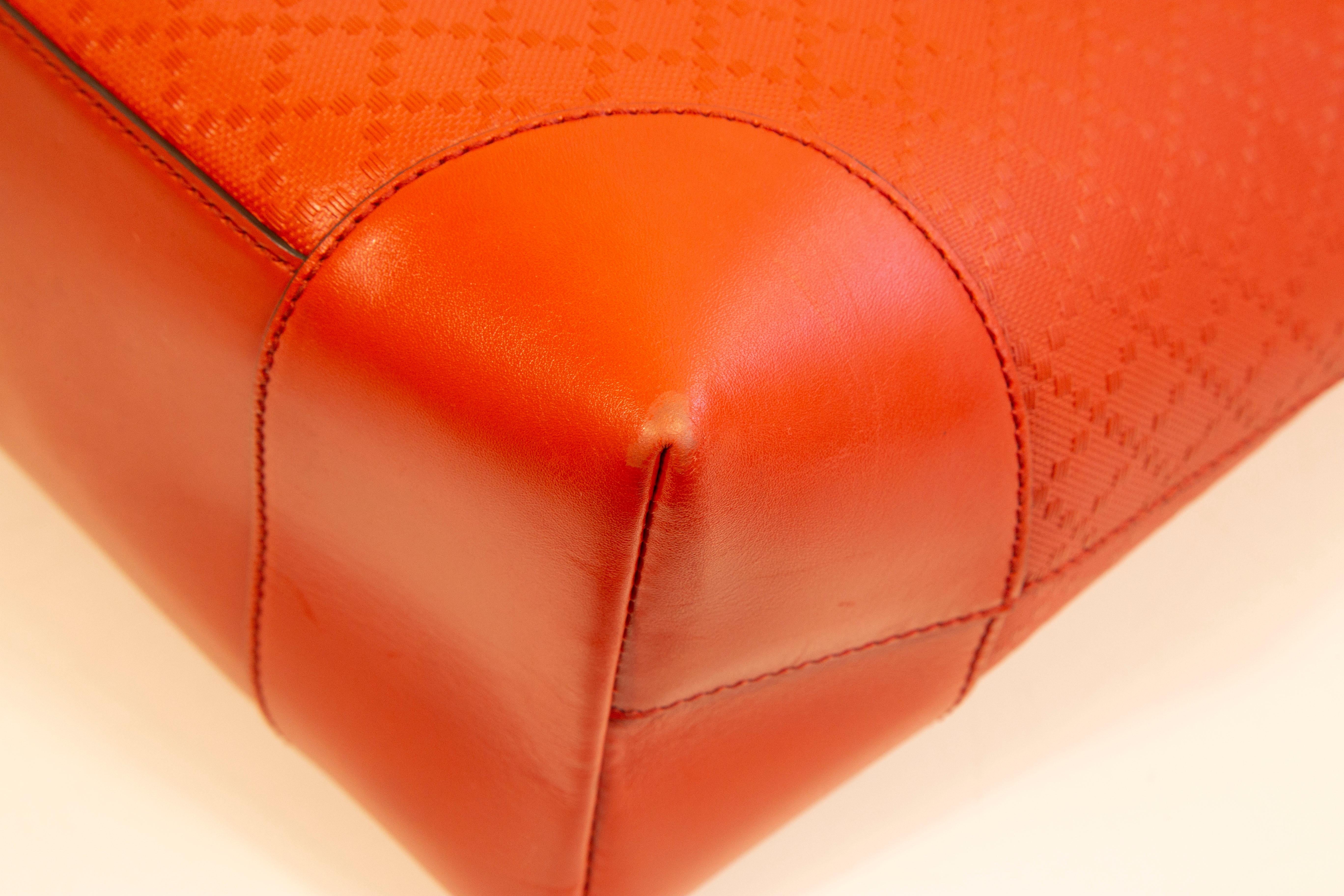 2000s Gucci Bright Red Diamante Leather Tote Bag For Sale 7
