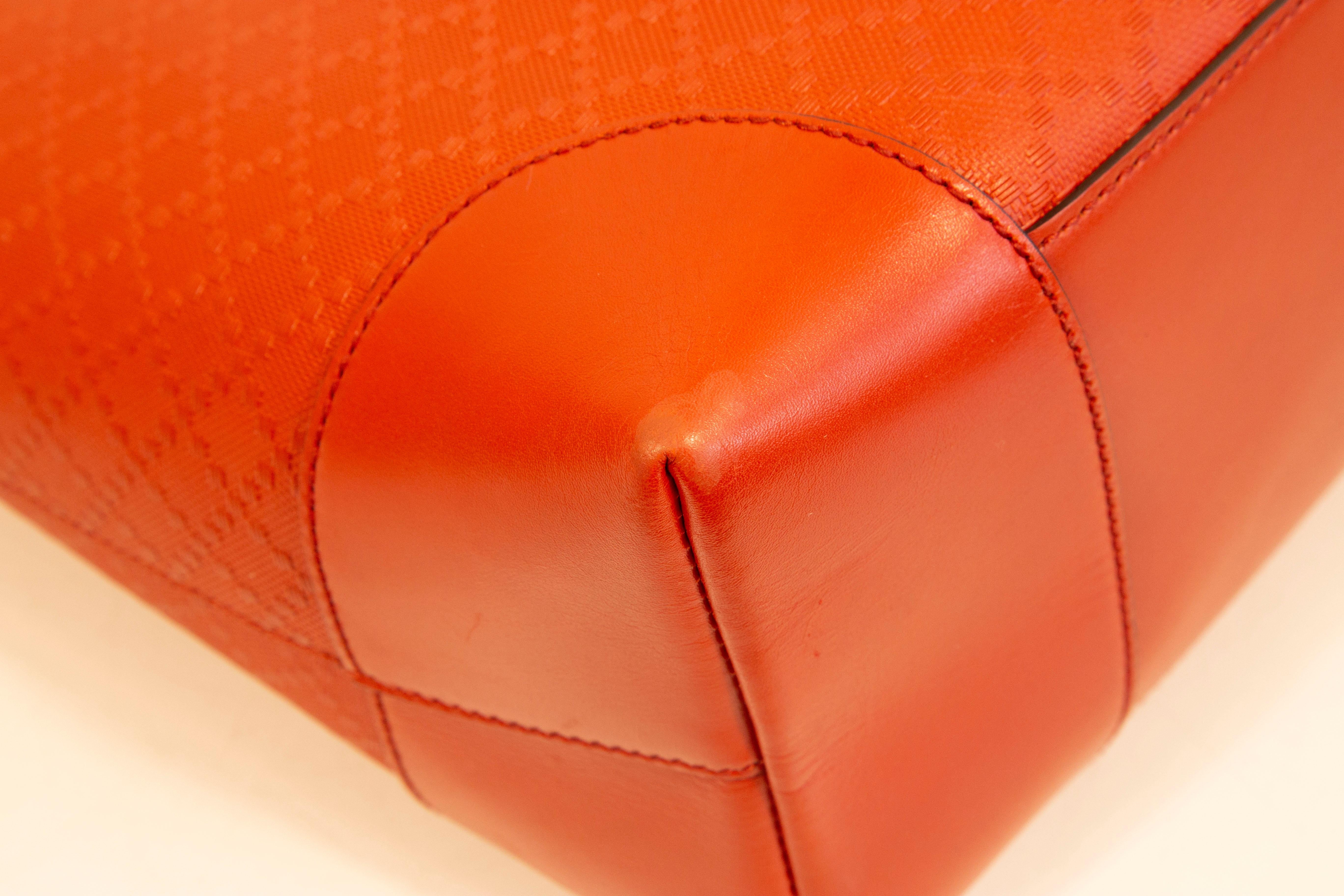 2000s Gucci Bright Red Diamante Leather Tote Bag For Sale 8
