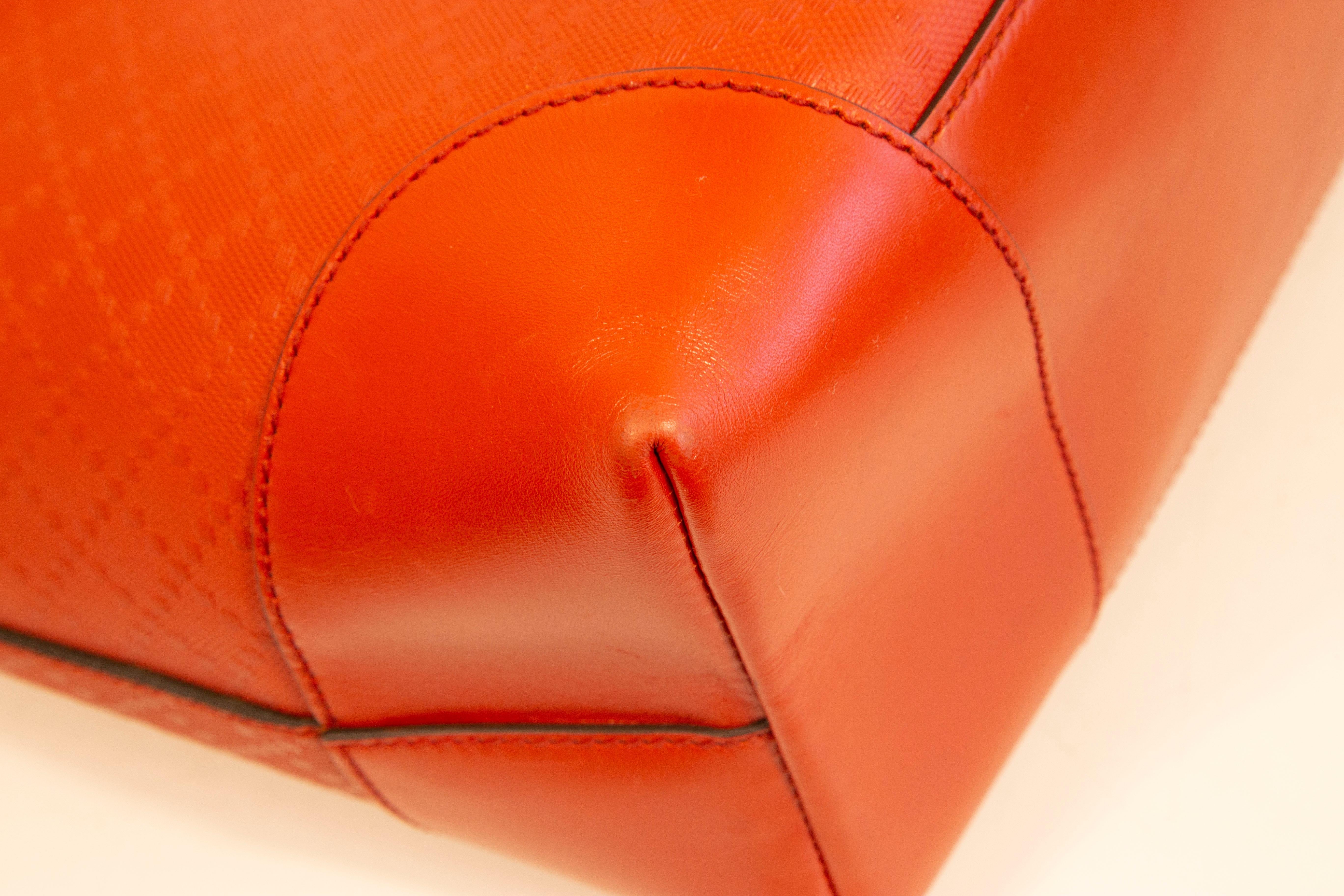2000s Gucci Bright Red Diamante Leather Tote Bag For Sale 9