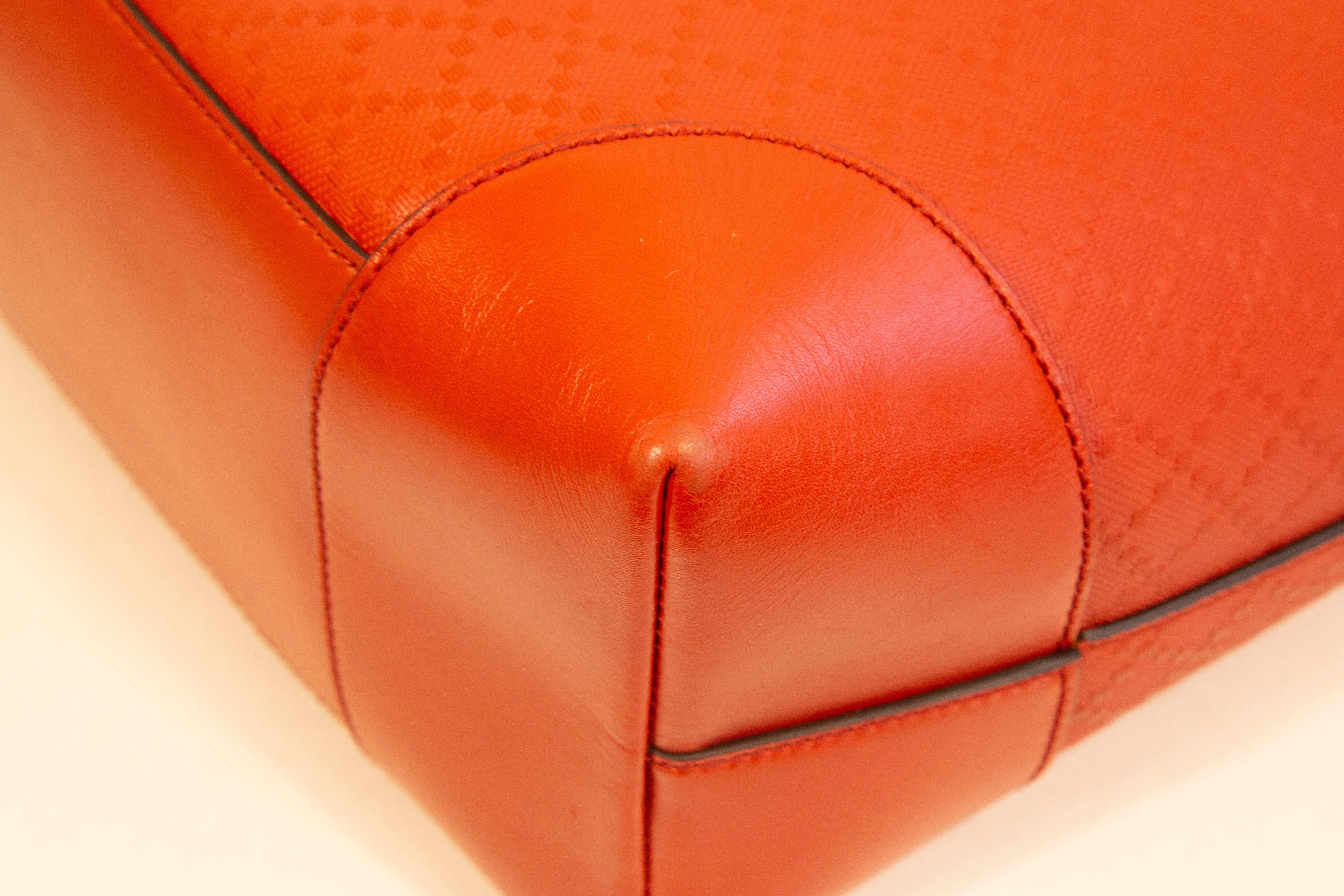 2000s Gucci Bright Red Diamante Leather Tote Bag For Sale 10