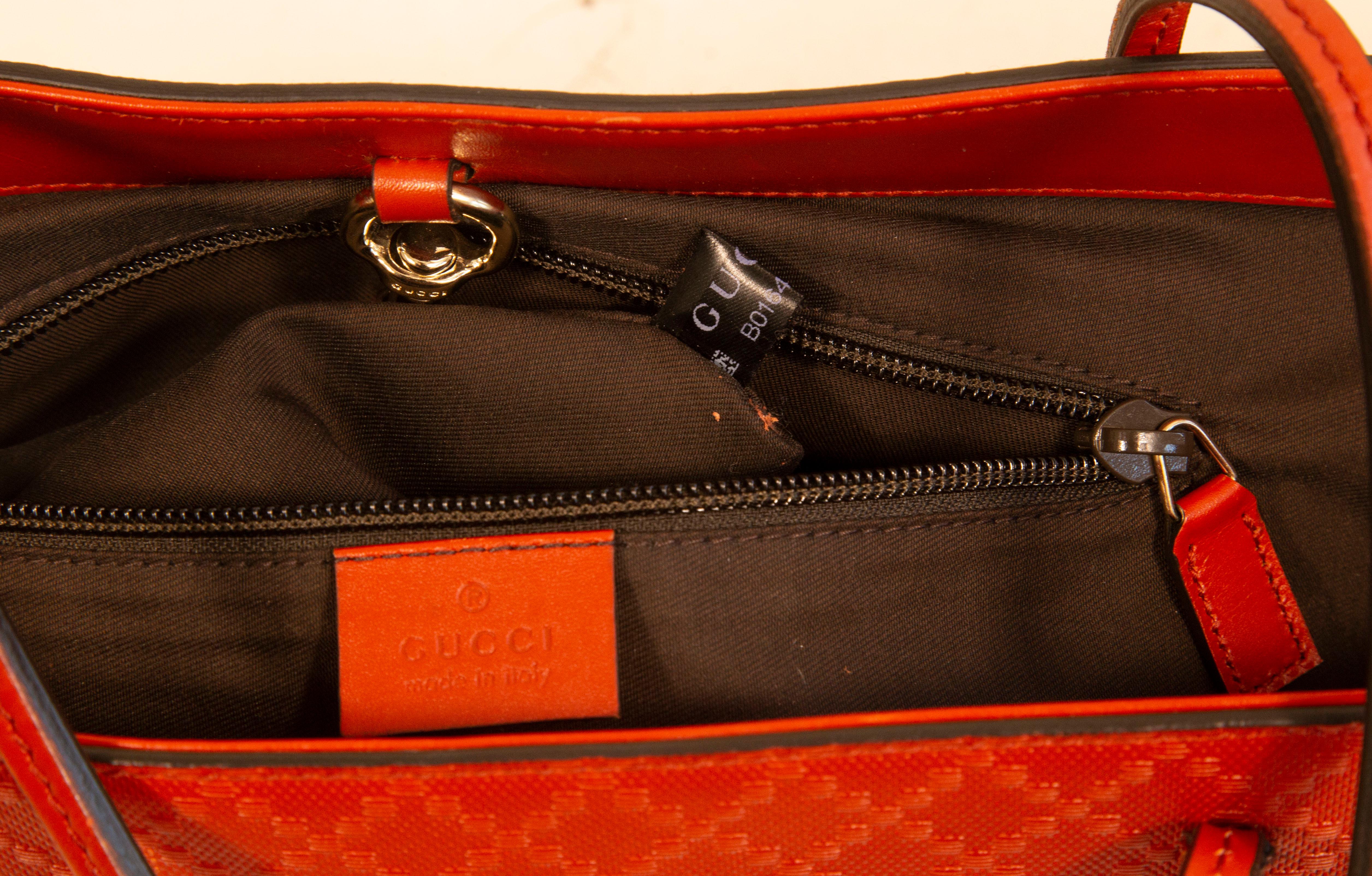 2000s Gucci Bright Red Diamante Leather Tote Bag For Sale 12