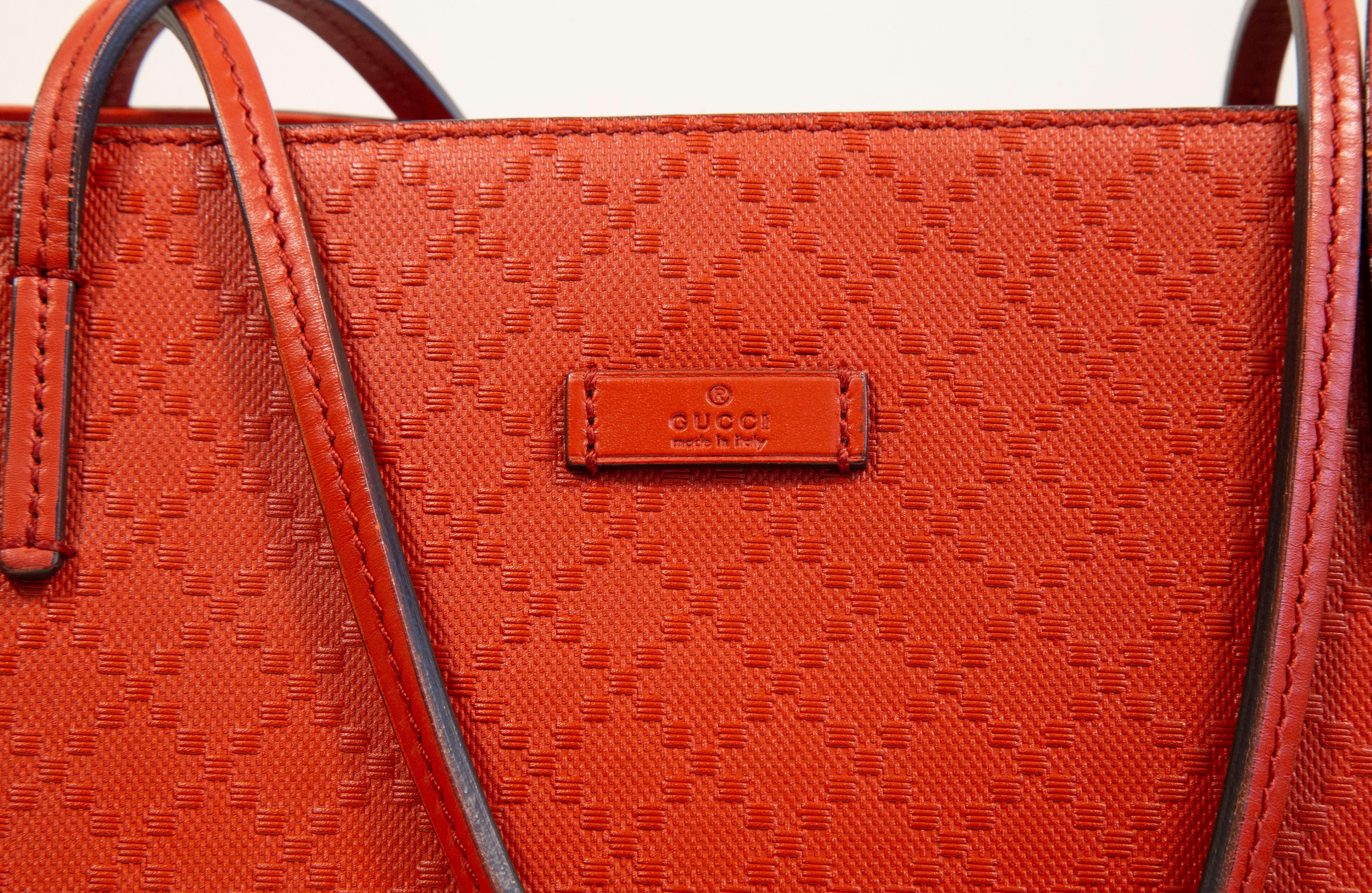 2000s Gucci Bright Red Diamante Leather Tote Bag In Good Condition For Sale In Arnhem, NL