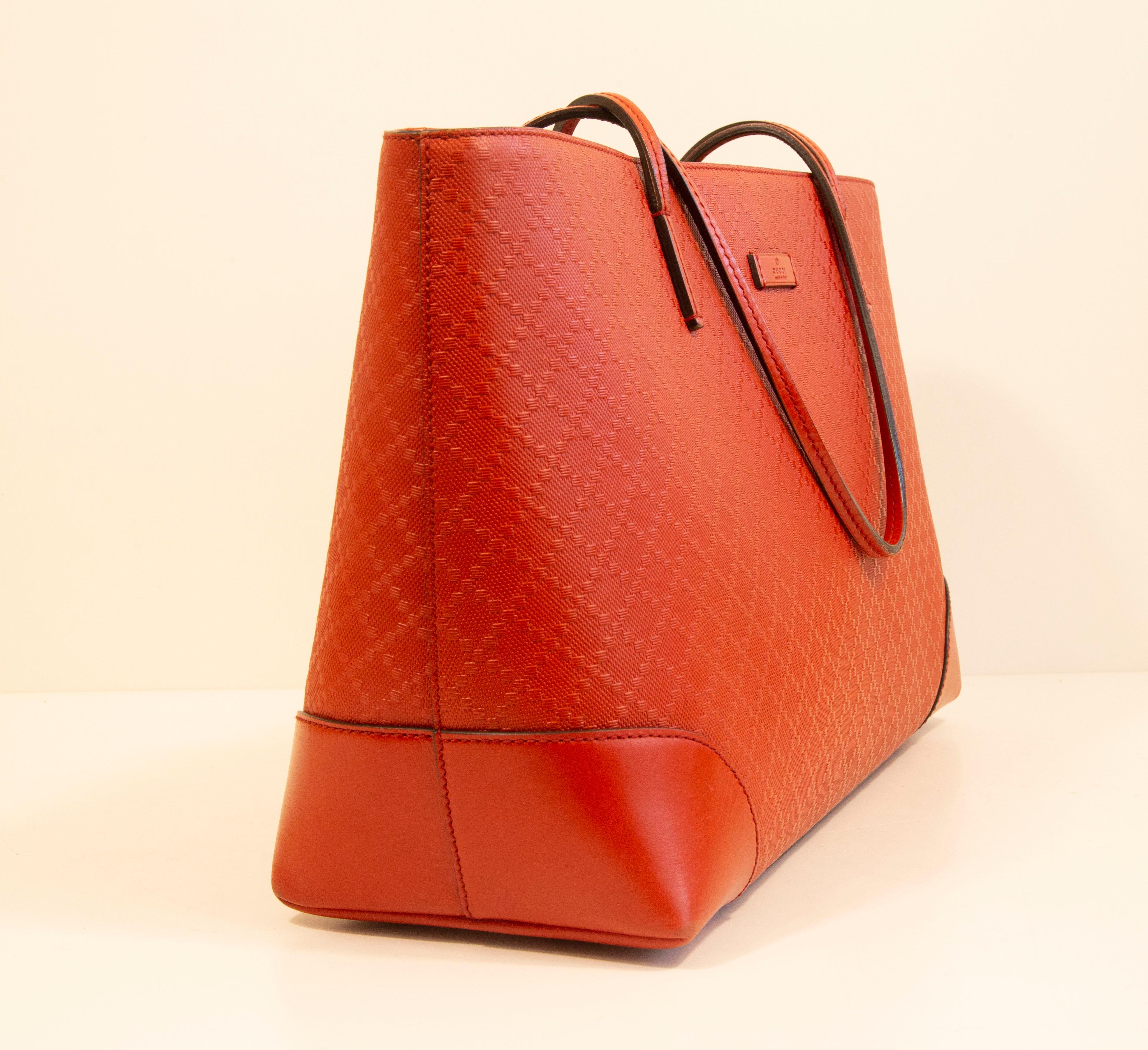 Women's or Men's 2000s Gucci Bright Red Diamante Leather Tote Bag For Sale