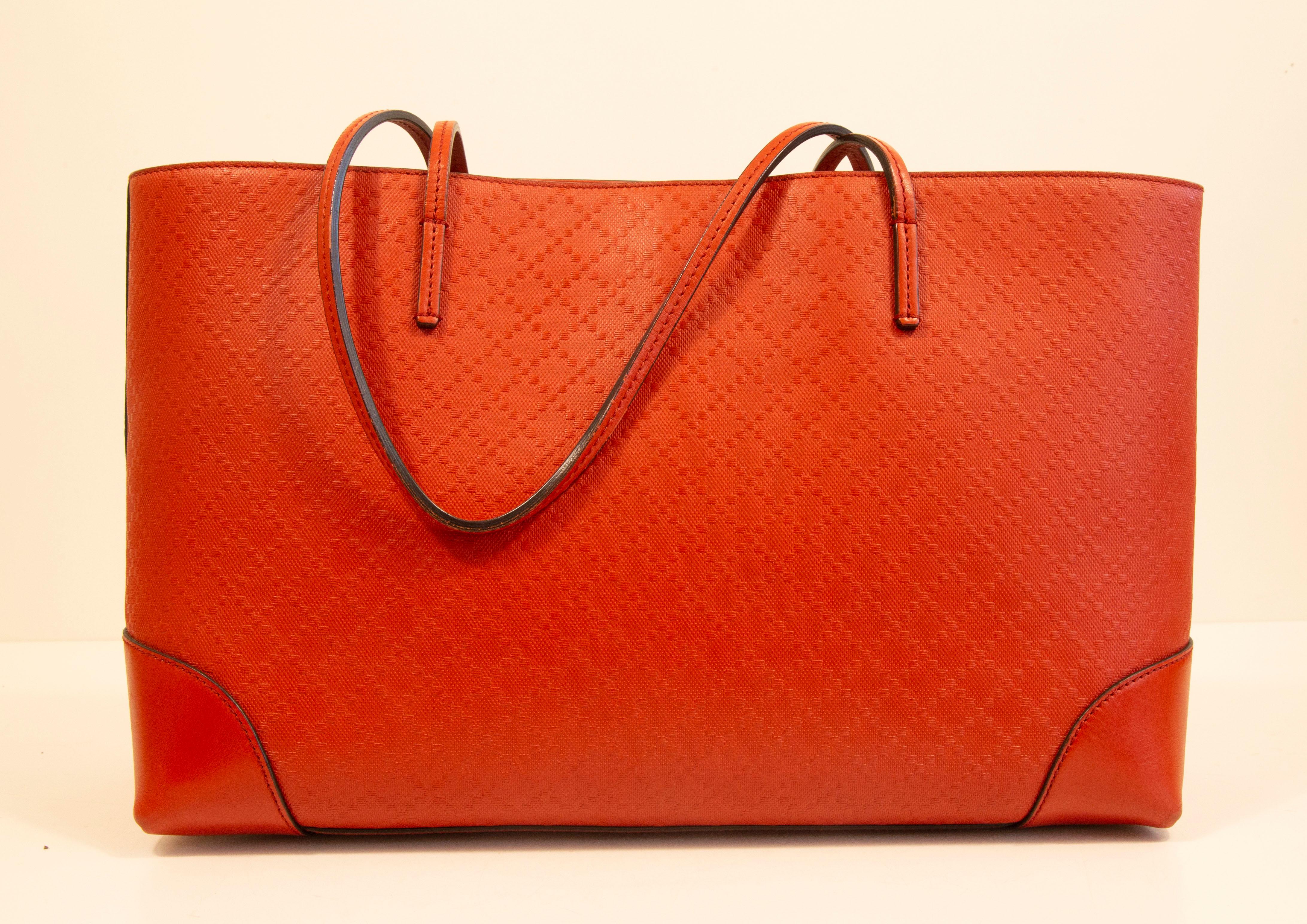 2000s Gucci Bright Red Diamante Leather Tote Bag For Sale 2