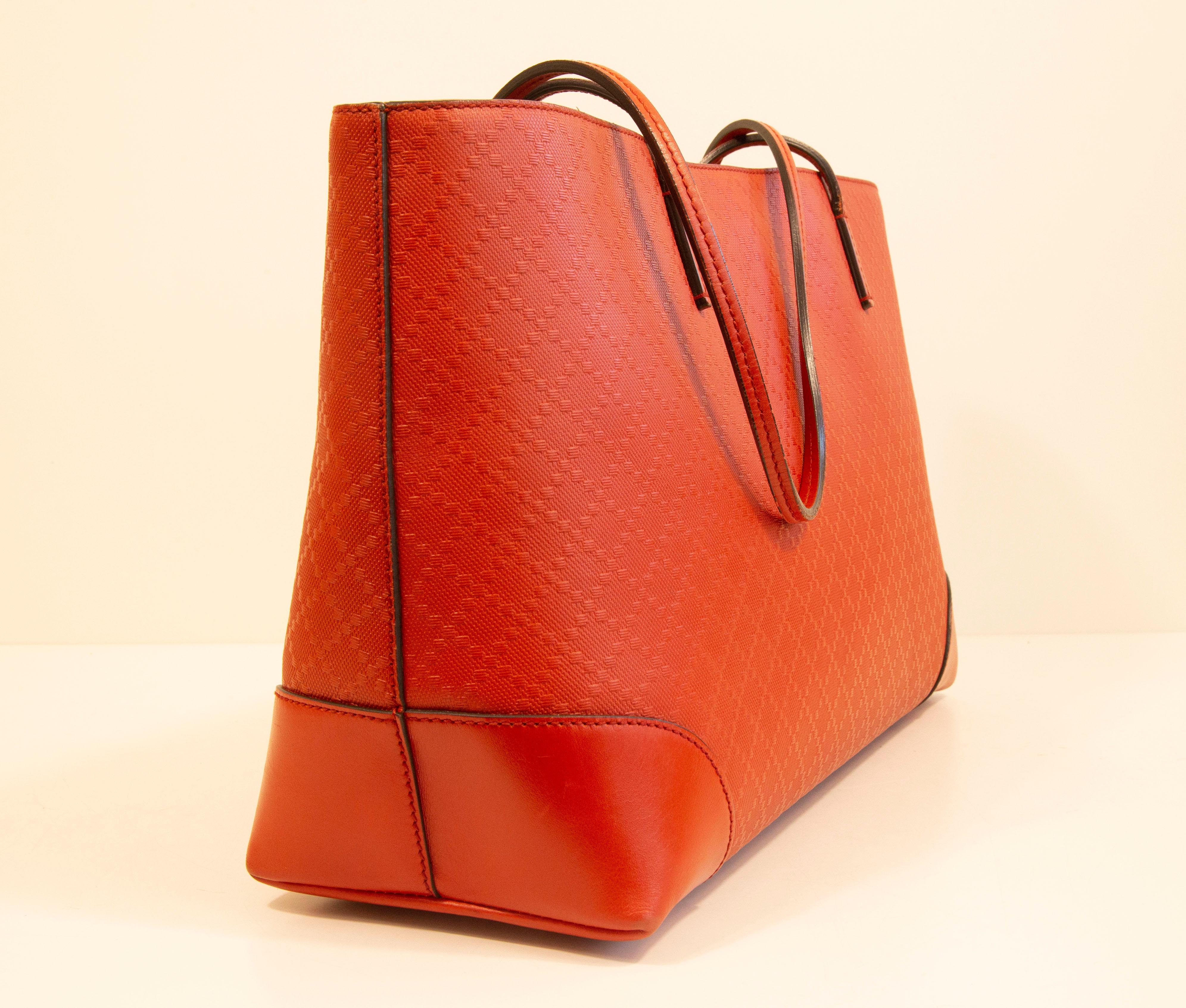 2000s Gucci Bright Red Diamante Leather Tote Bag For Sale 3