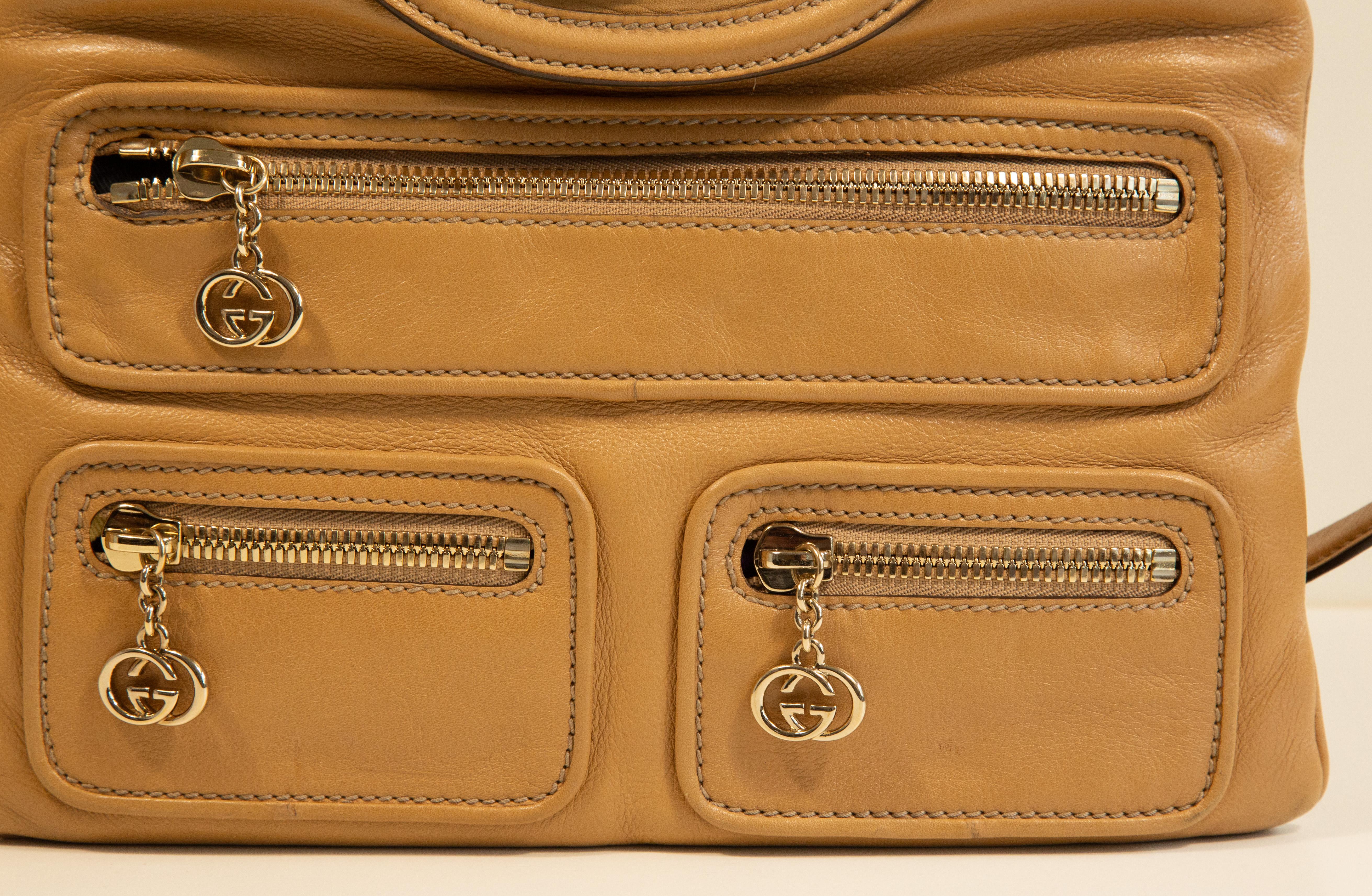 2000s Gucci Britt Beige Leather Shoulder Bag/Top Handle Bag Excellent état - En vente à Arnhem, NL