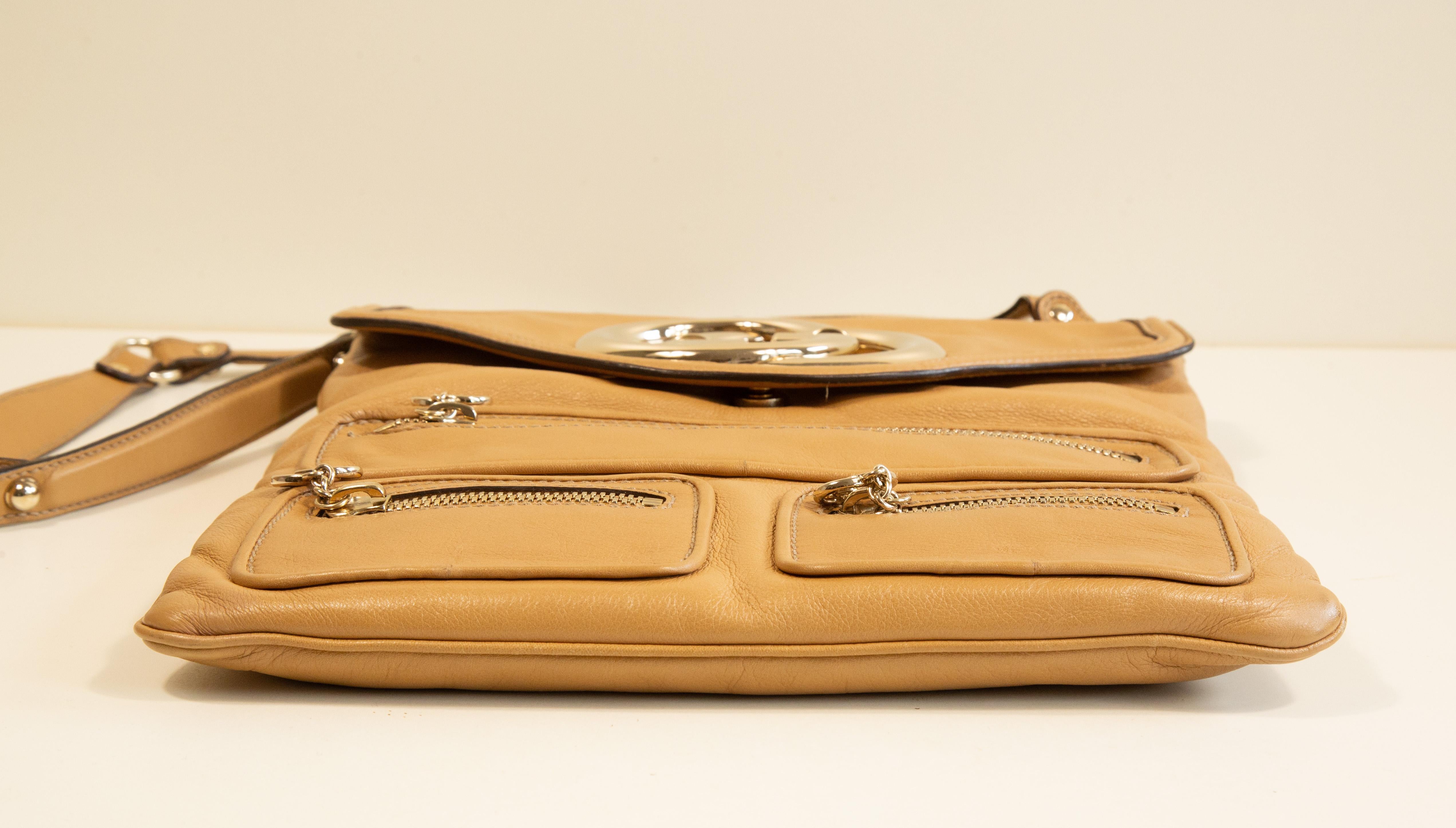 2000s Gucci Britt Beige Leather Shoulder Bag/Top Handle Bag en vente 2