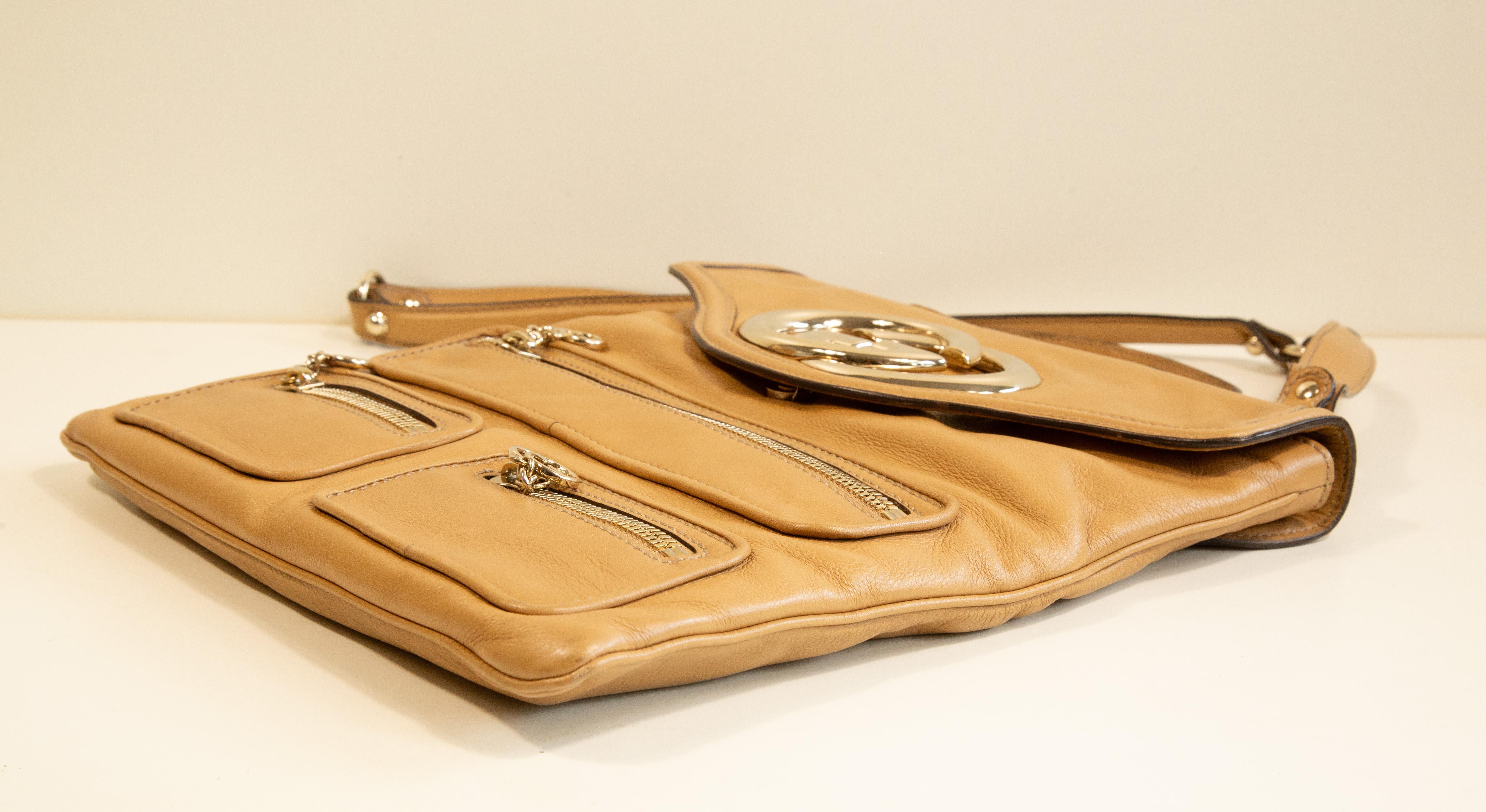 2000s Gucci Britt Beige Leather Shoulder Bag/Top Handle Bag en vente 3