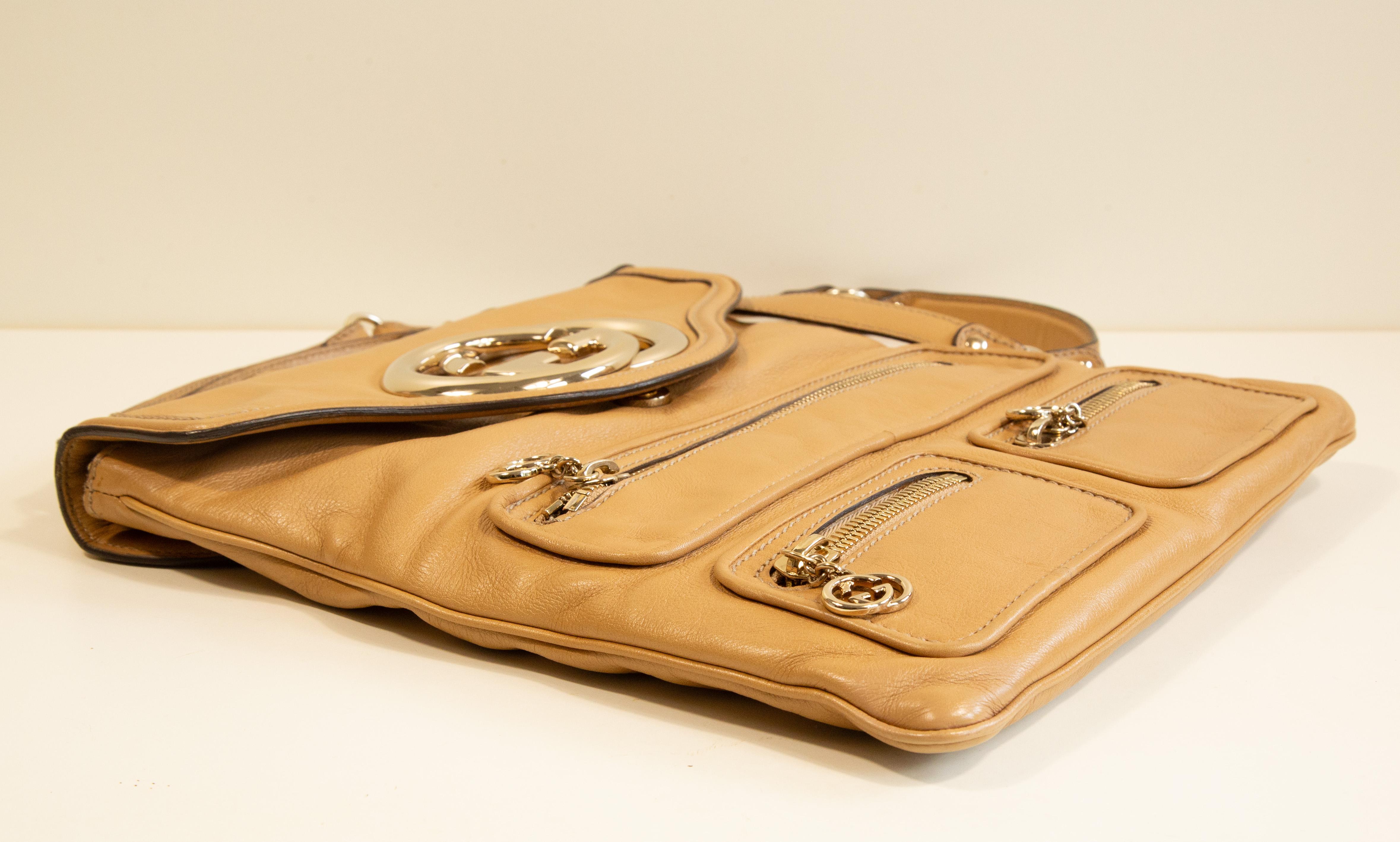 2000s Gucci Britt Beige Leather Shoulder Bag/Top Handle Bag en vente 4