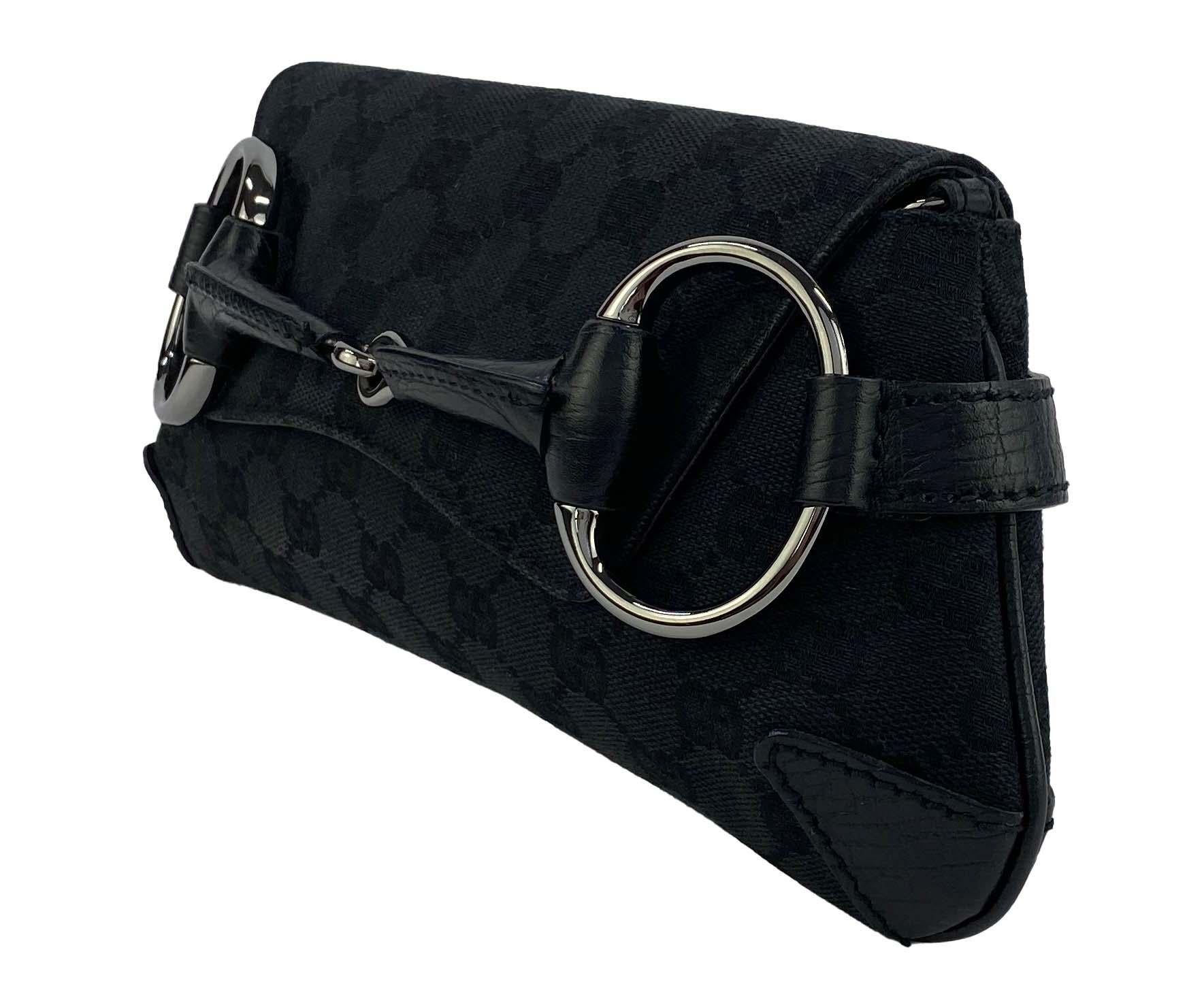 2000s Gucci by Tom Ford Black 'GG' Medium Horsebit Convertible Clutch In Good Condition In West Hollywood, CA