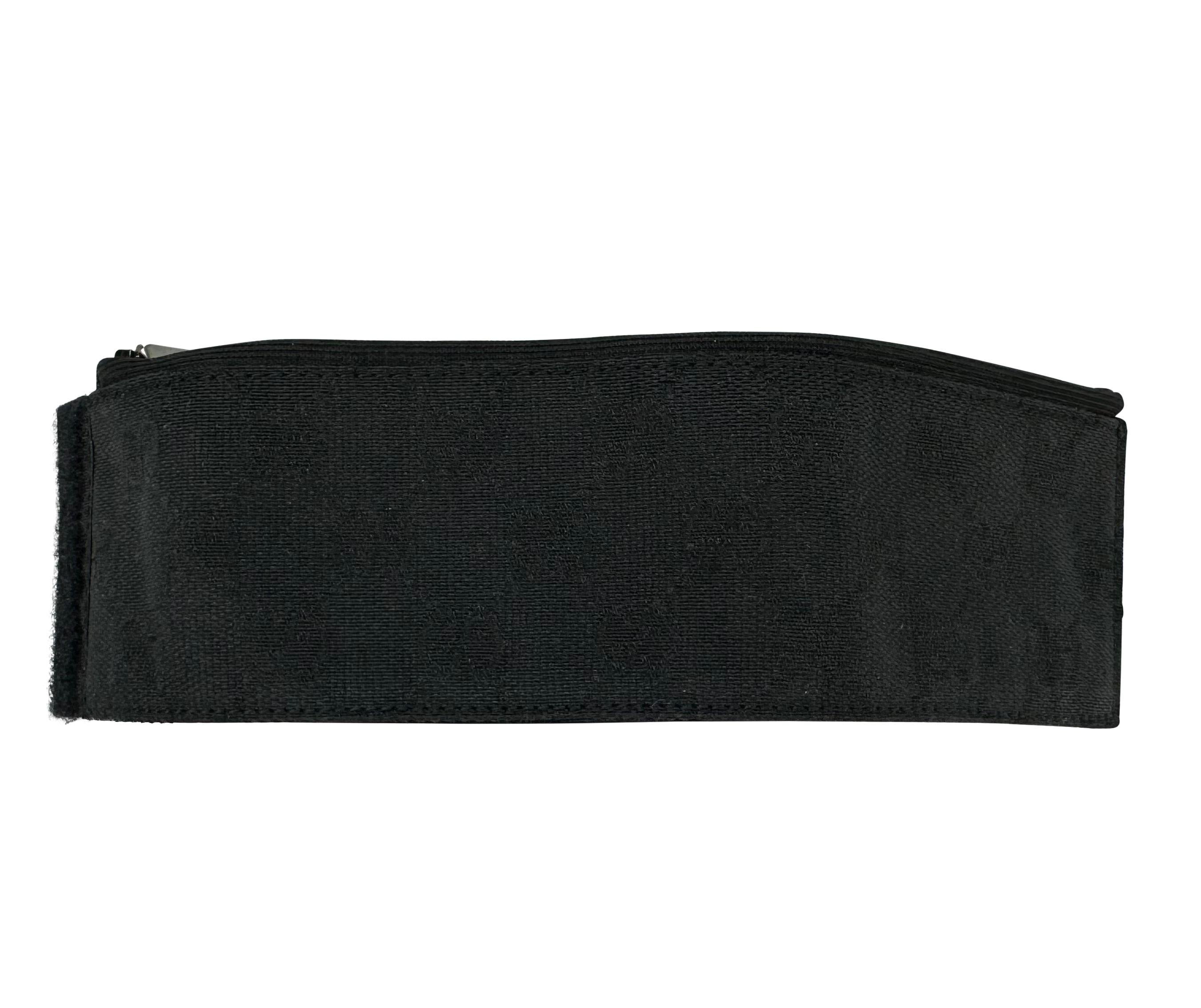 Gucci par Tom Ford, pochette portefeuille noire avec monogramme « GG » des années 2000 Excellent état - En vente à West Hollywood, CA