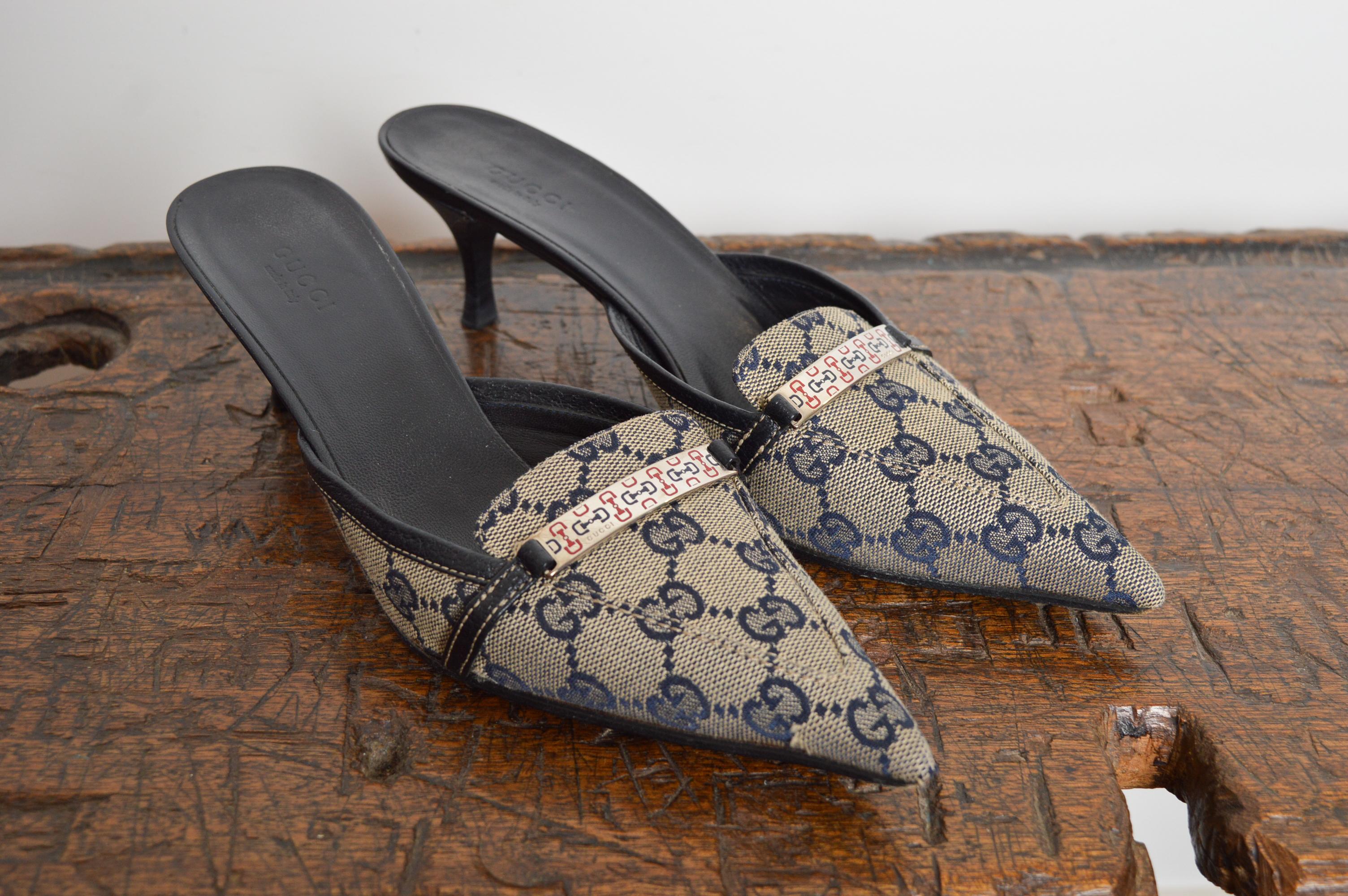 Black 2000’s GUCCI by TOM FORD Blue GG Monogram canvas pointed Kitten Toe Heels Mules For Sale