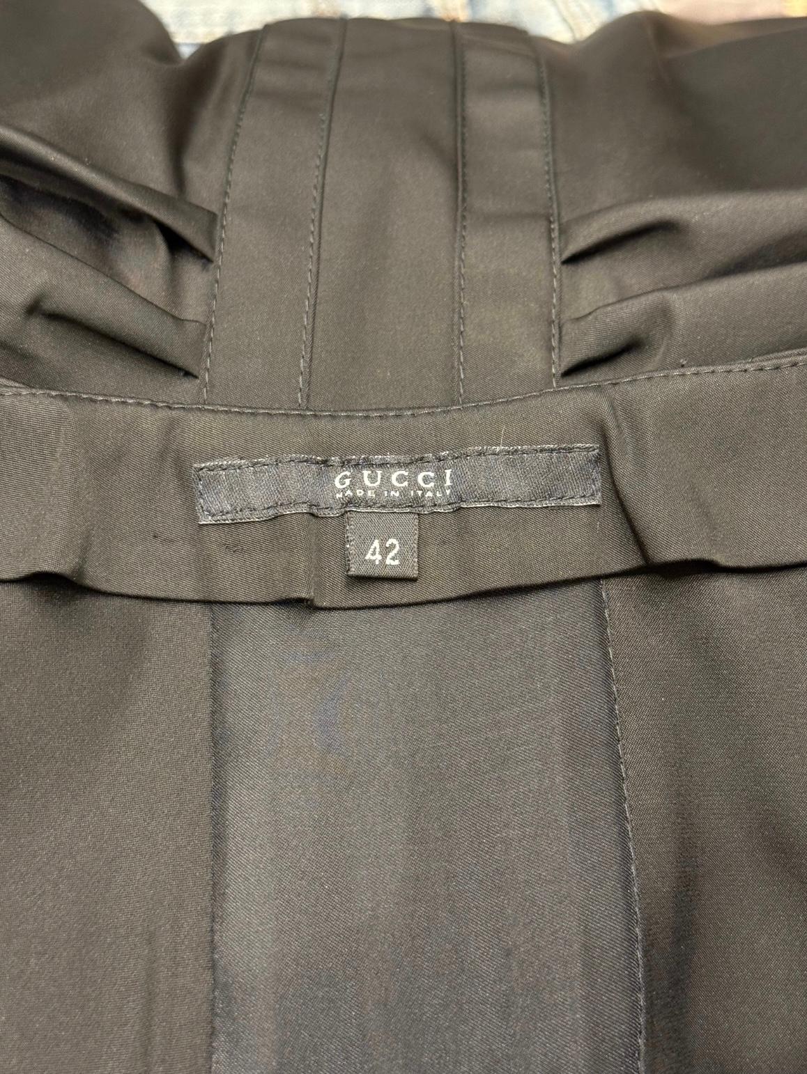 2000s Gucci by Tom Ford falda con hebilla en venta 2