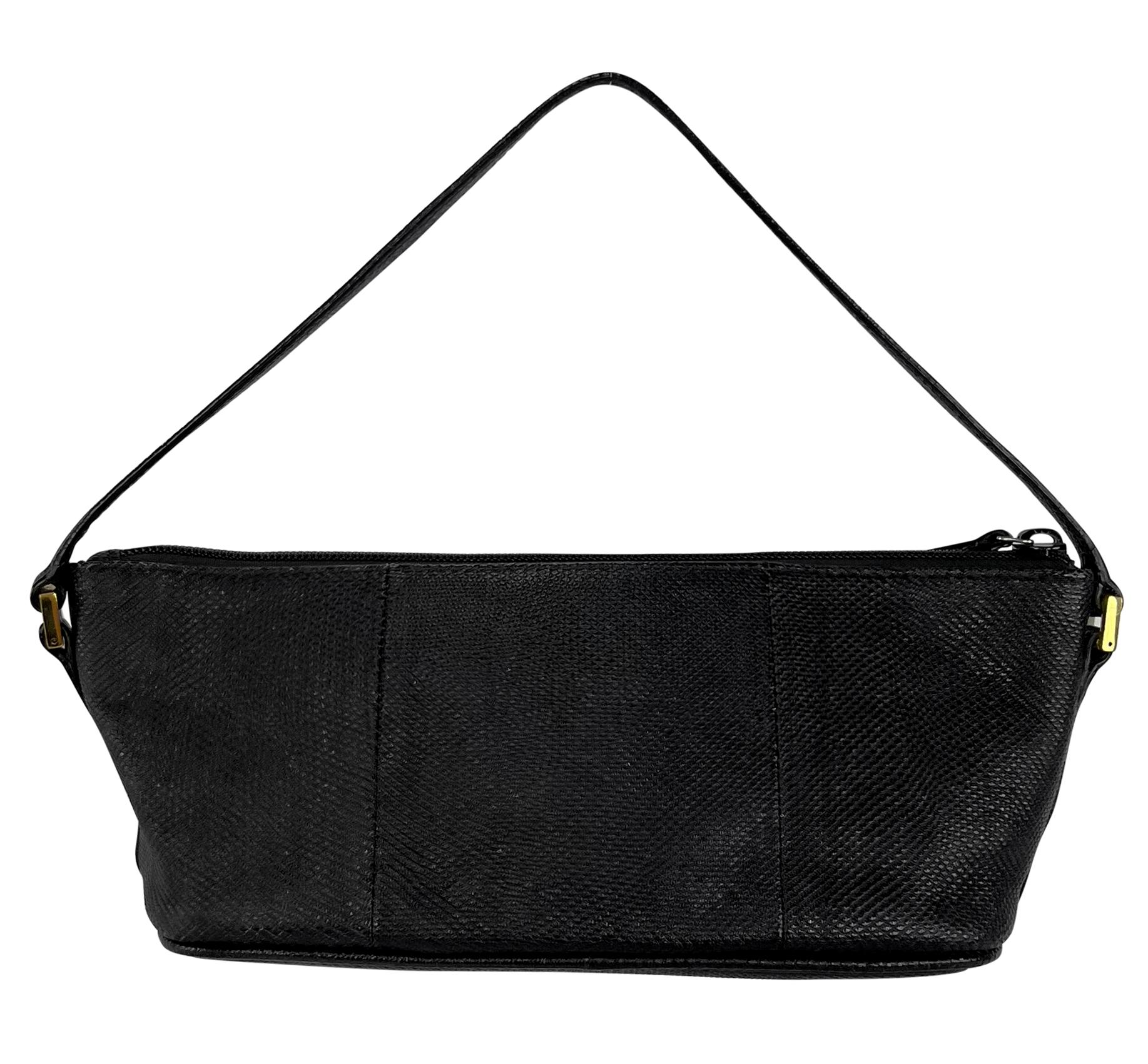 Women's 2000s Gucci by Tom Ford Genuine Karung Snakeskin Black Mini Pochette Bag For Sale