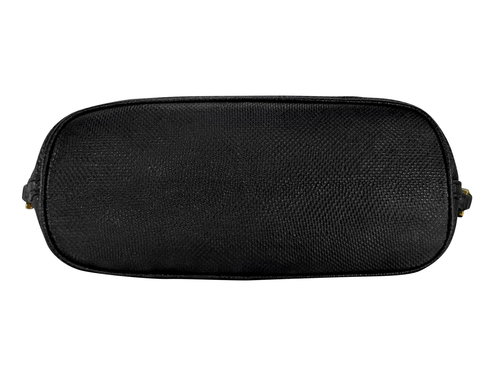 2000s Gucci by Tom Ford Genuine Karung Snakeskin Black Mini Pochette Bag For Sale 4