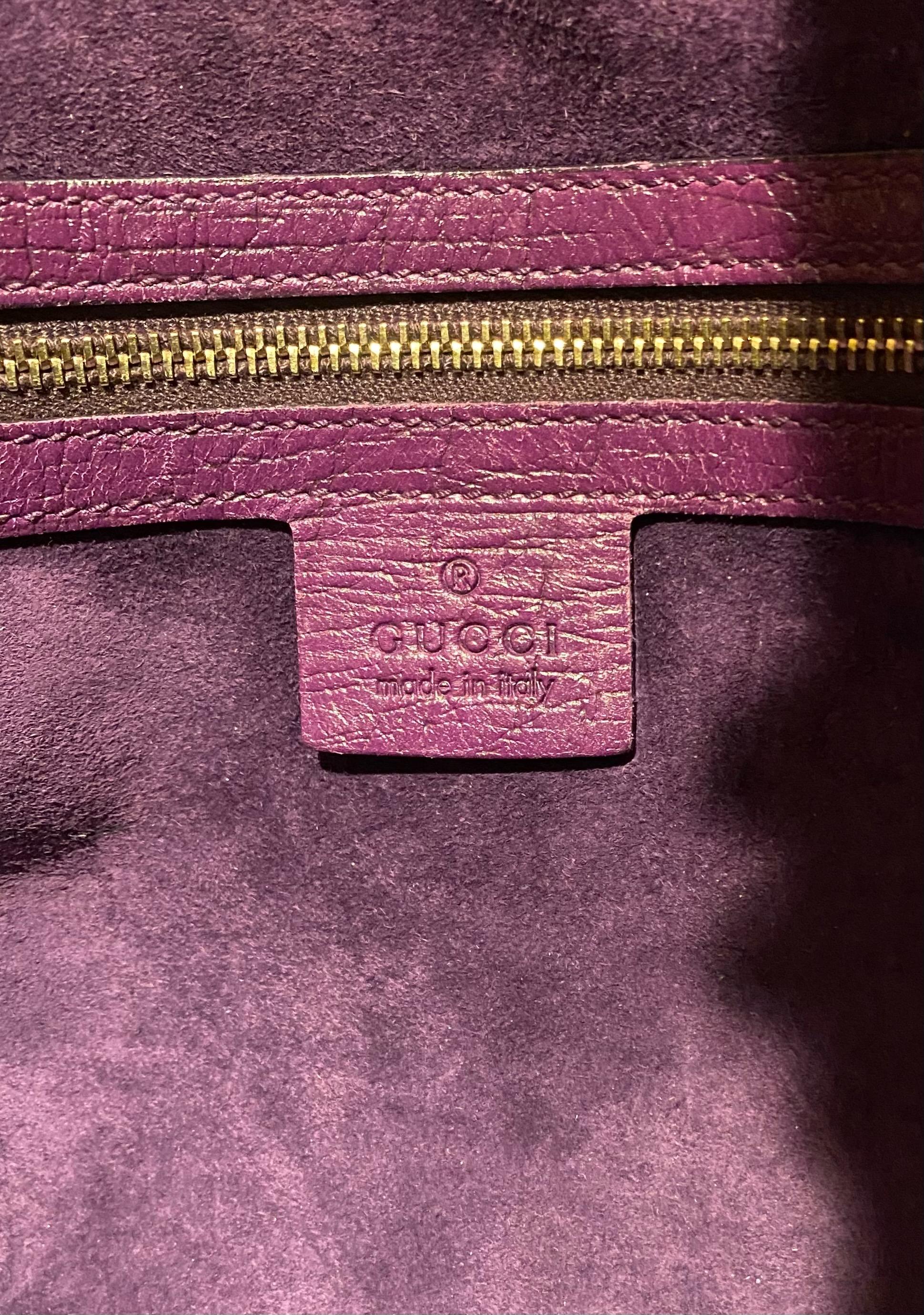 2000s Gucci by Tom Ford Purple Ostrich Horsebit Oversized Shoulder Bag Y2K In Excellent Condition In West Hollywood, CA