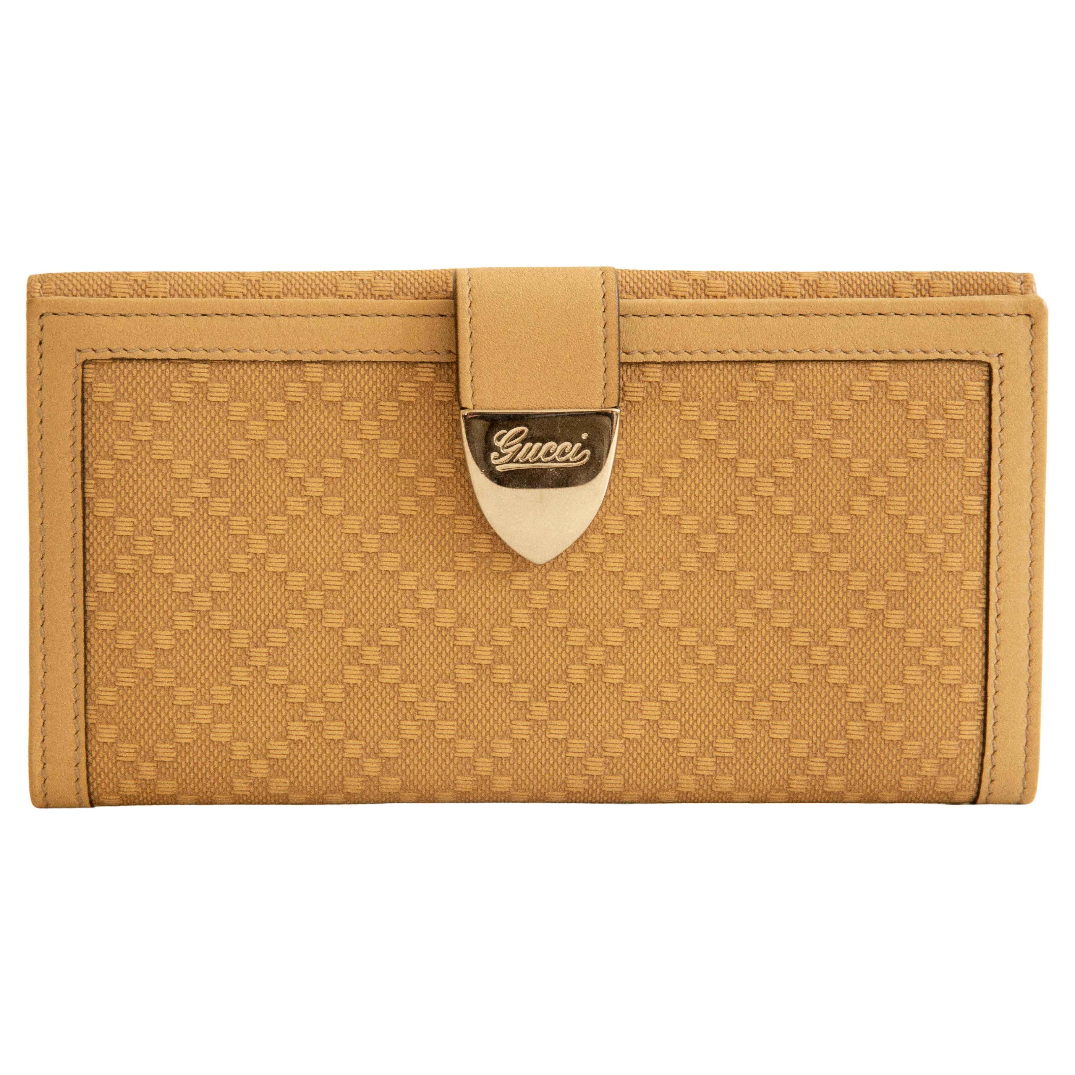 2000s Gucci Continental Wallet in Beige Fabric For Sale