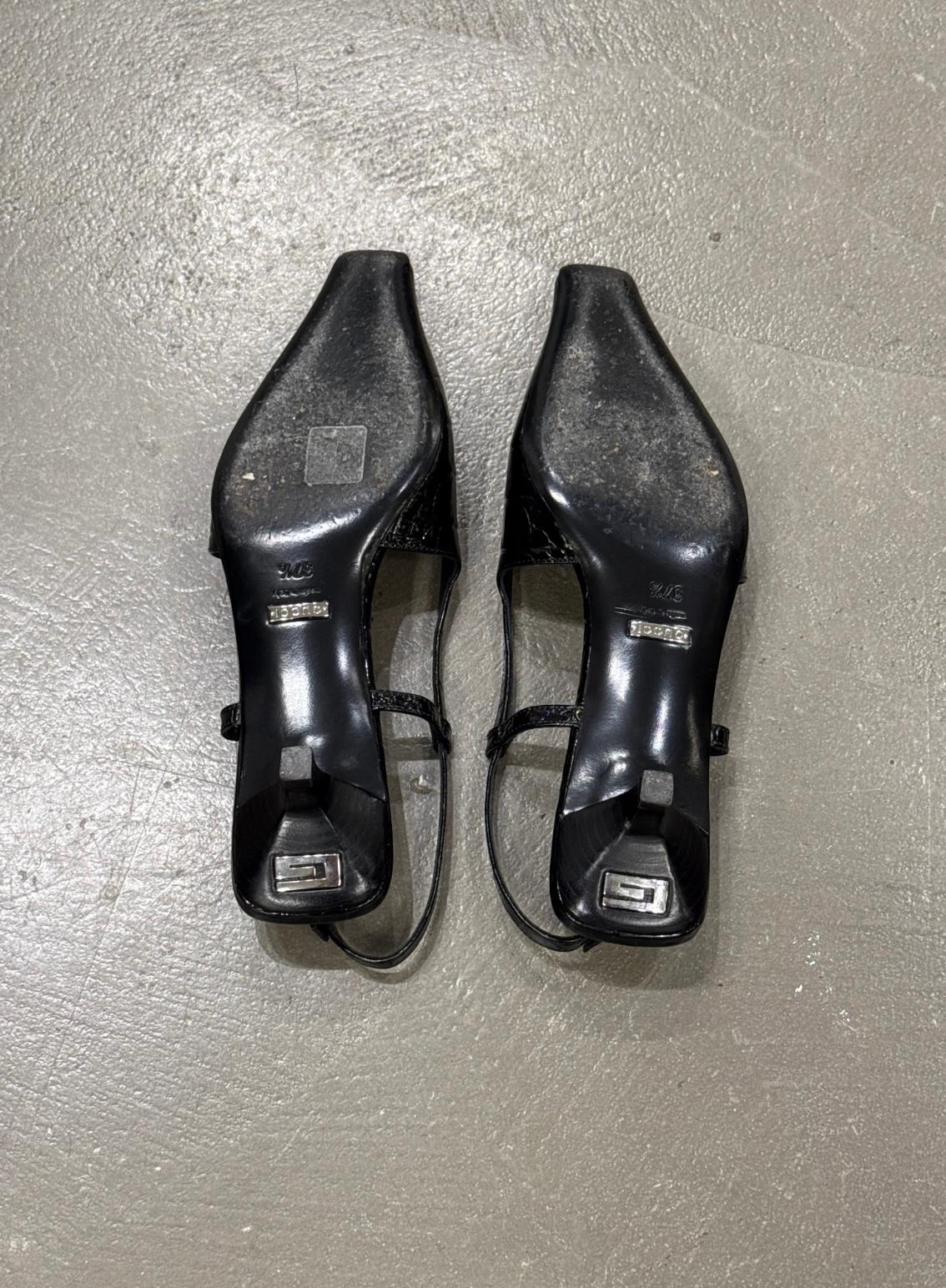 Tacones slingback de cocodrilo repujado Gucci años 2000 en venta 5