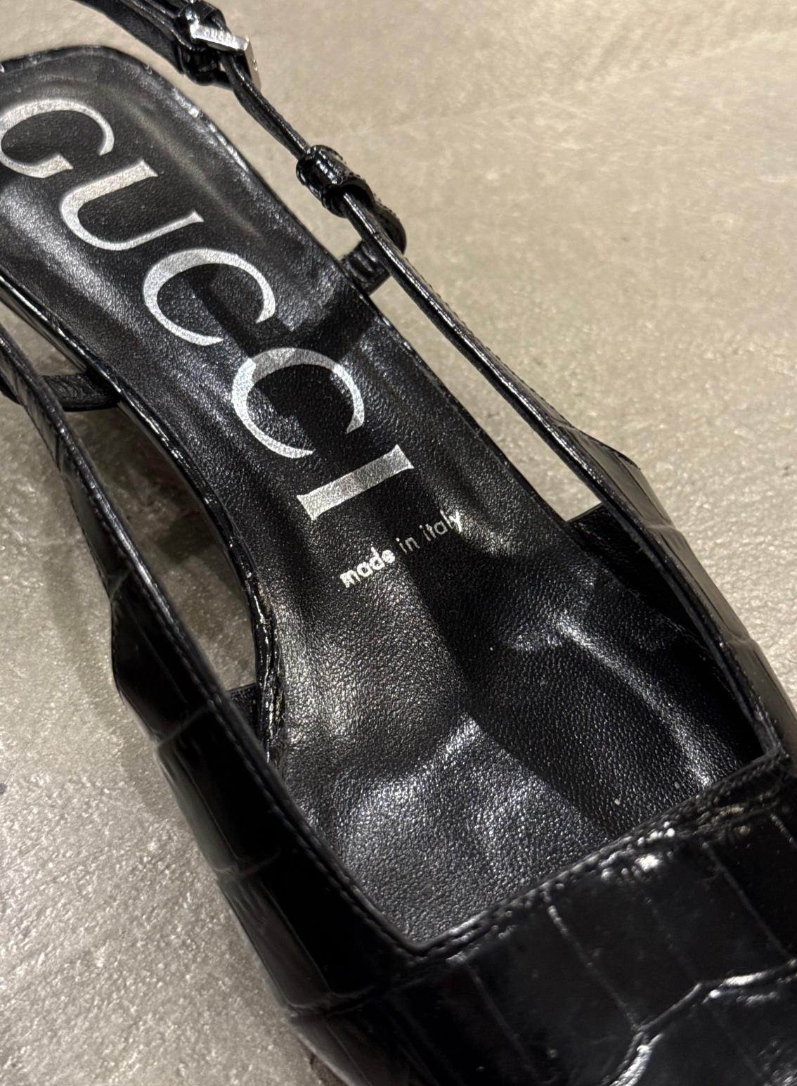 Tacones slingback de cocodrilo repujado Gucci años 2000 en venta 2