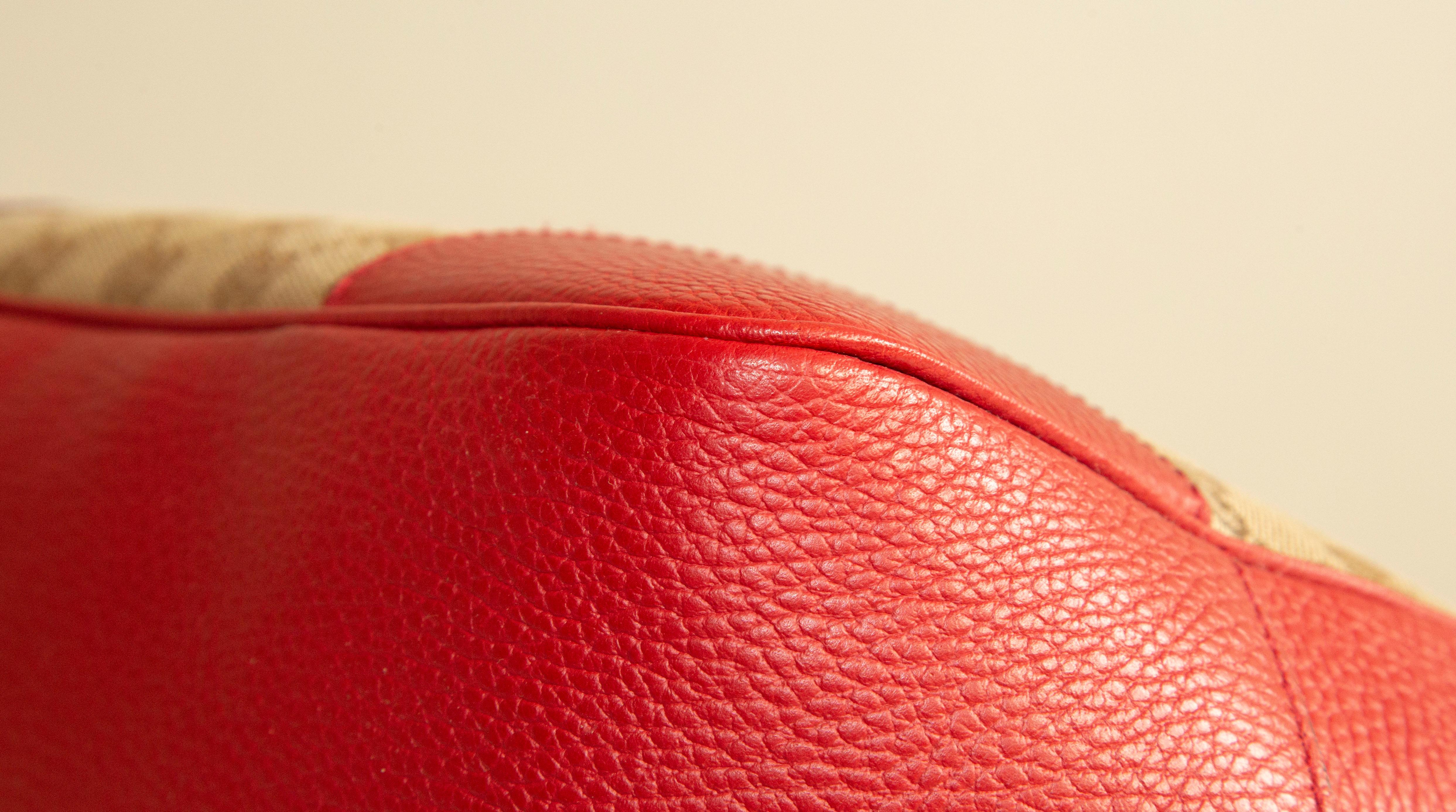 2000s Gucci GG Canvas Red Leather Shoulder Bag For Sale 6