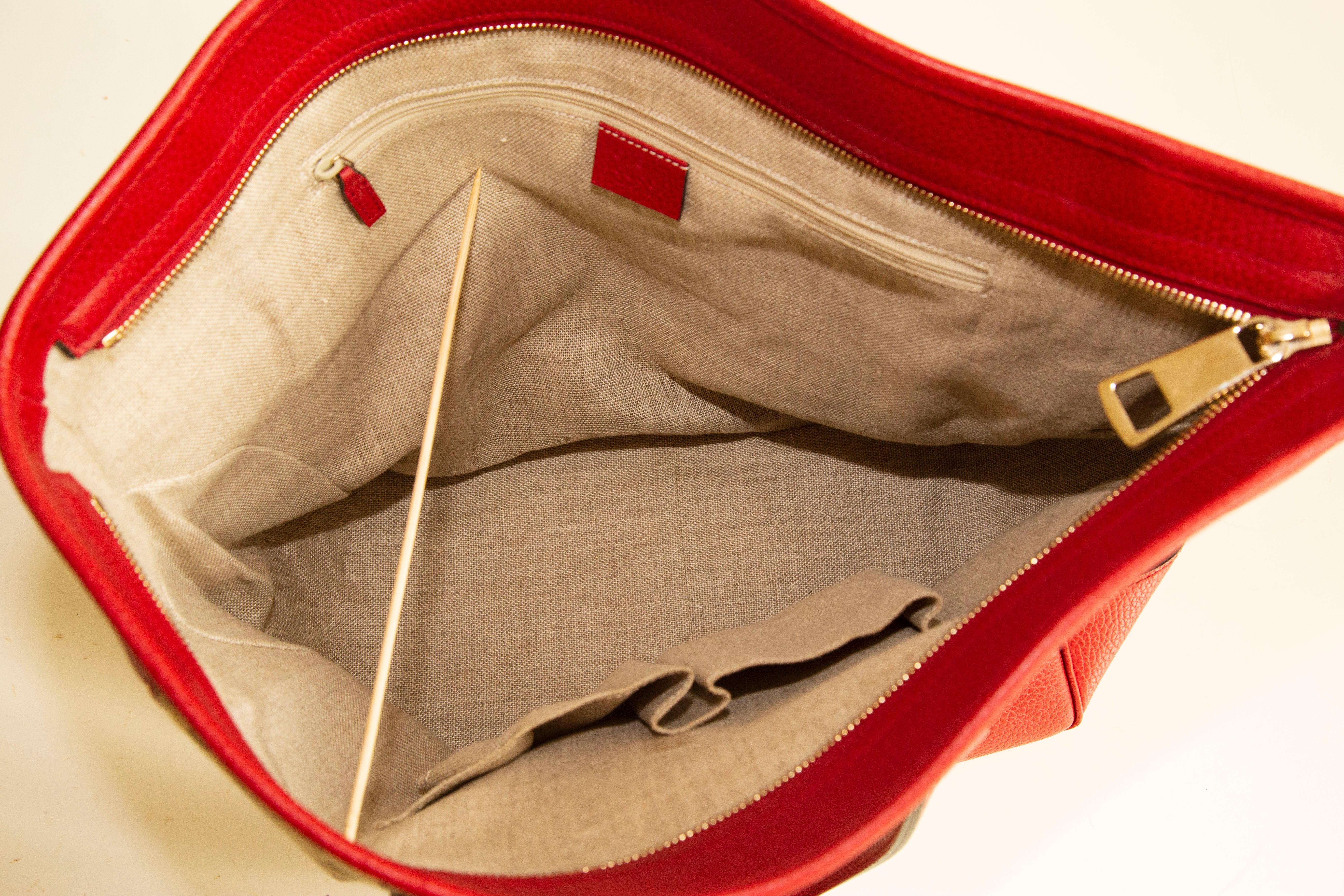 2000s Gucci GG Canvas Red Leather Shoulder Bag For Sale 8