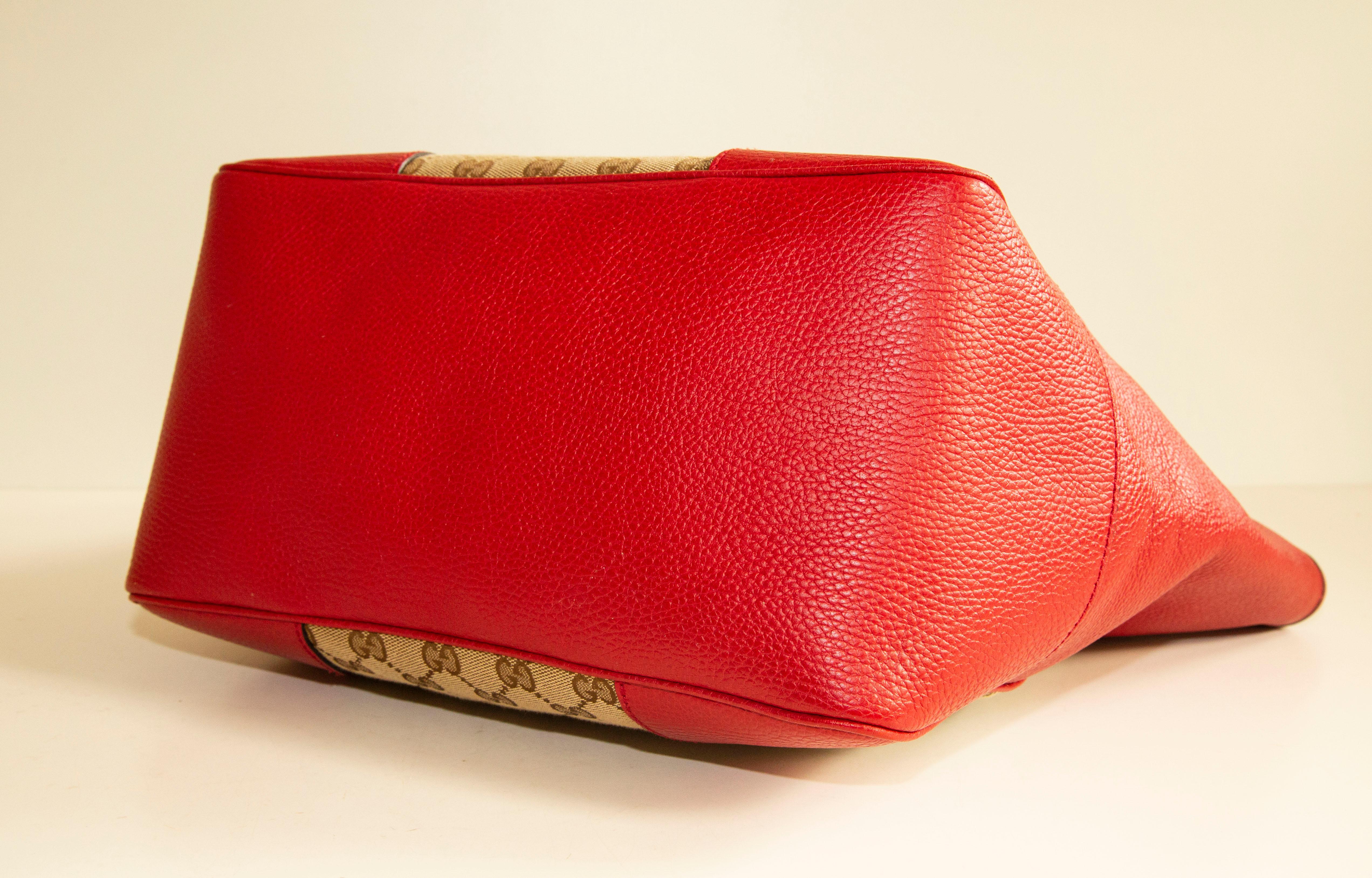 Women's or Men's 2000s Gucci GG Canvas Red Leather Shoulder Bag For Sale