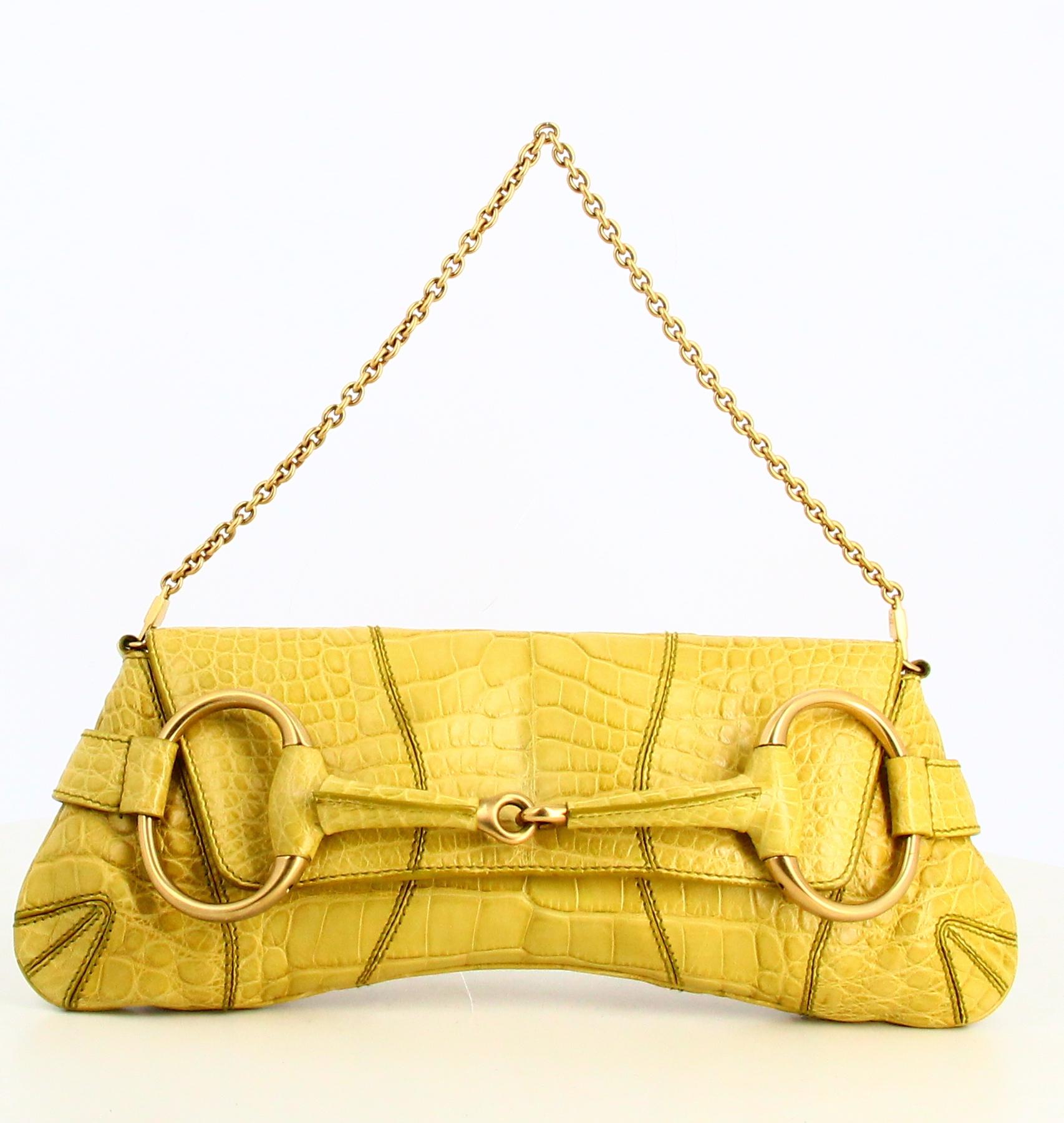 2000's Gucci Horsebit Chain Crocodile Shoulder Bag Yellow 

- Good condition. shows very slight signs of wear over time.
- Gucci Shoulder Bag
- Crocodile
- Golden Chain 
- Inside: Leather plus a small inside pocket