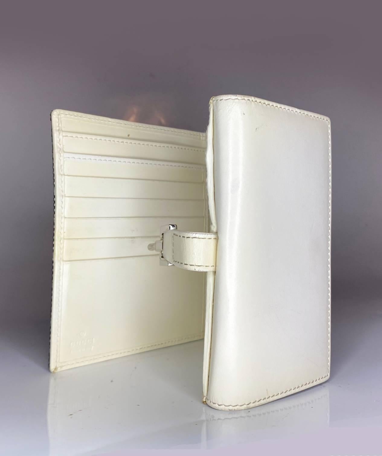 2000er Gucci Jackie 1961 Grau und Weiß Monogramm Canvas Brieftasche  im Angebot 2