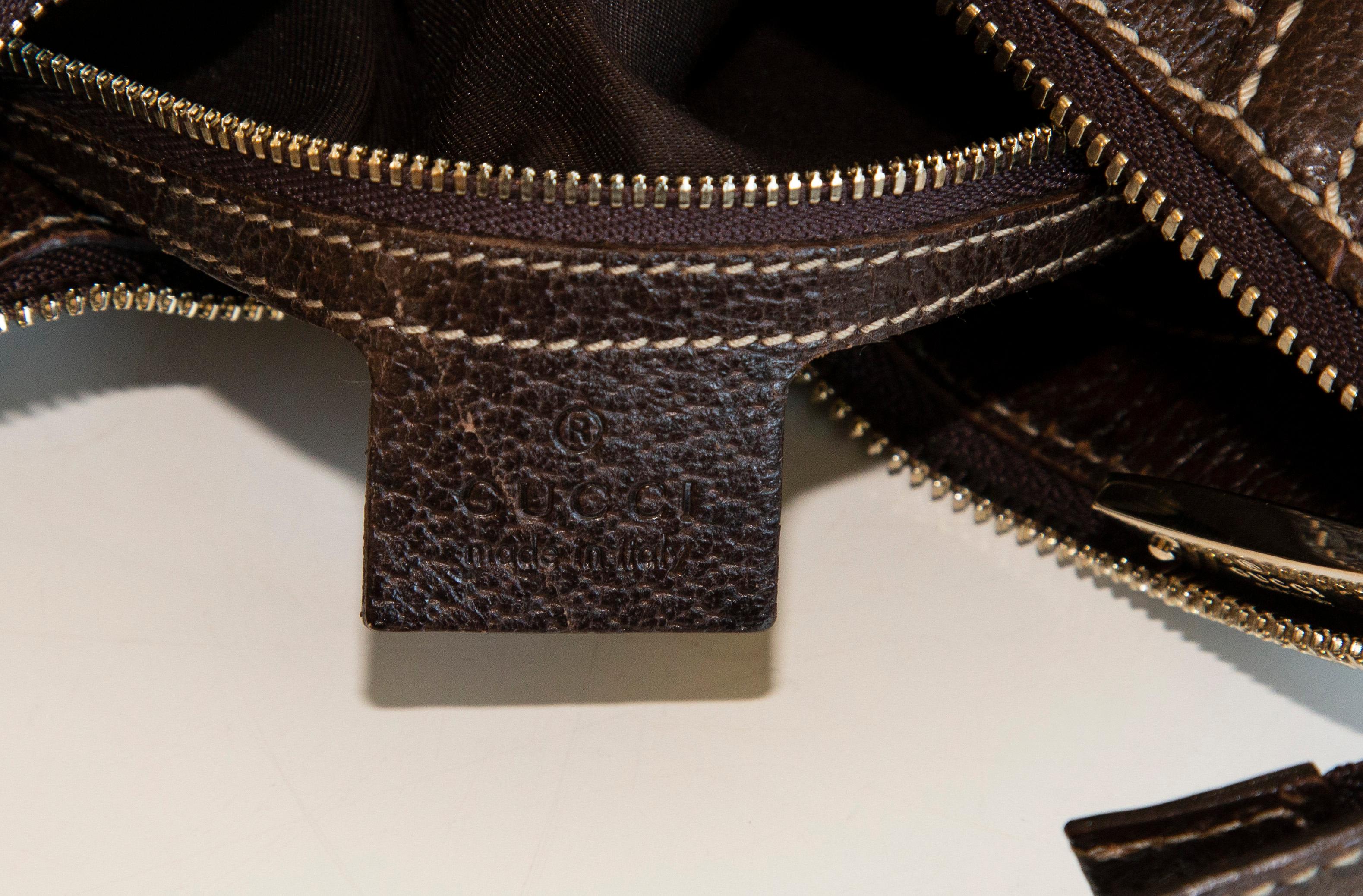 2000s Gucci Mino Hobo Bag in Canvas and Brown Leather For Sale 5