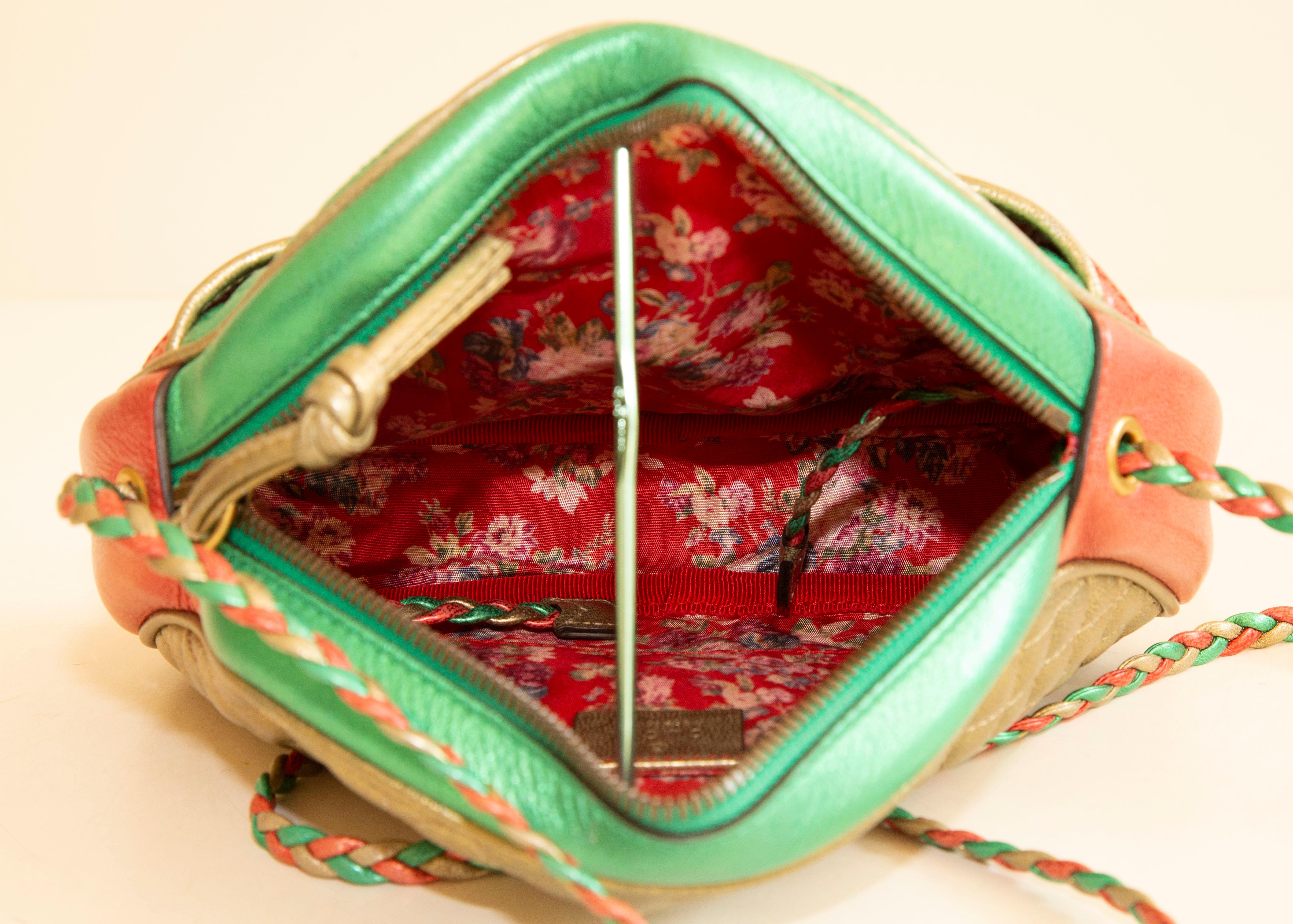 Gucci - Sac à bandoulière trapuntata métallique multicolore, années 2000 en vente 5