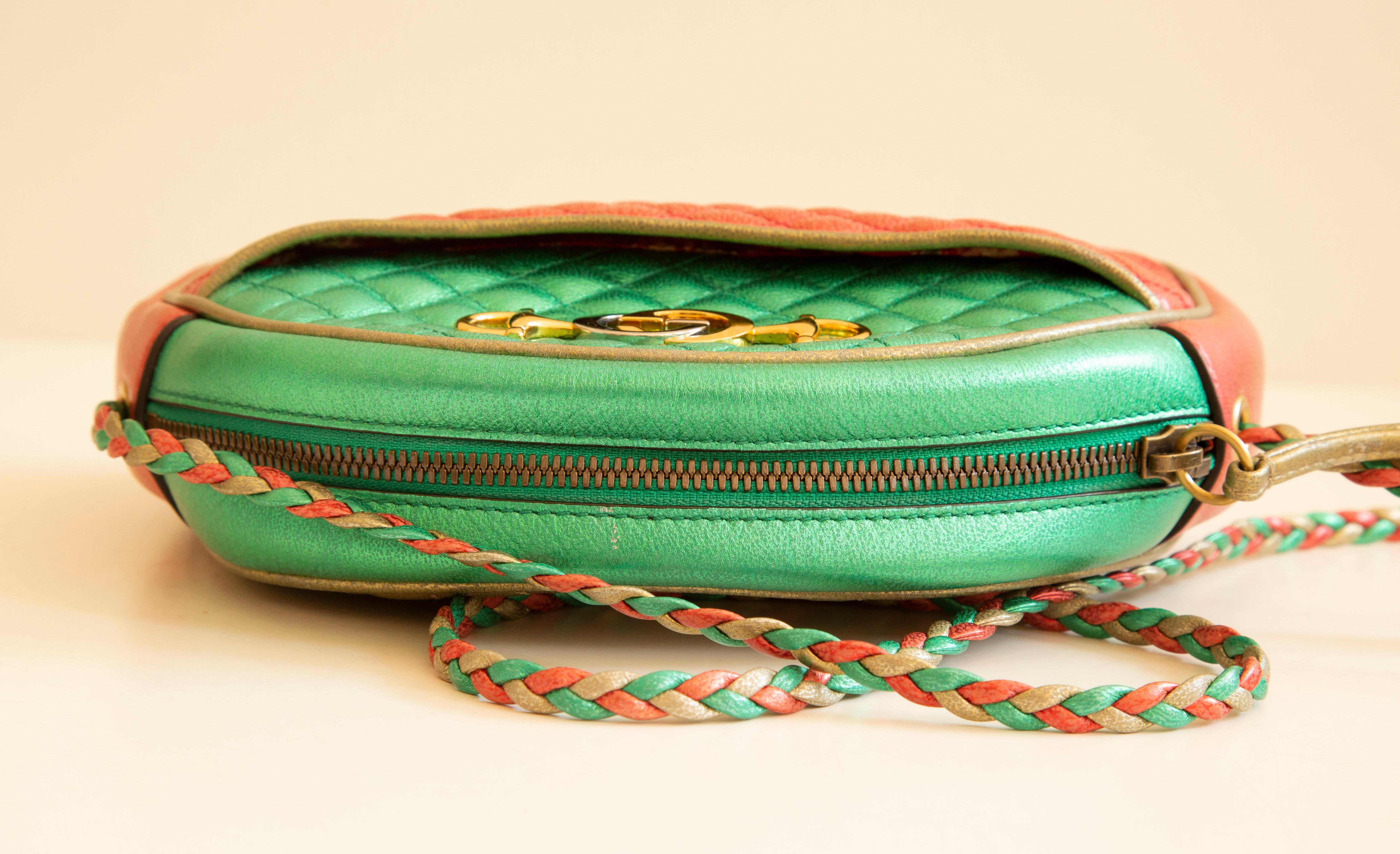 Gucci - Sac à bandoulière trapuntata métallique multicolore, années 2000 en vente 4