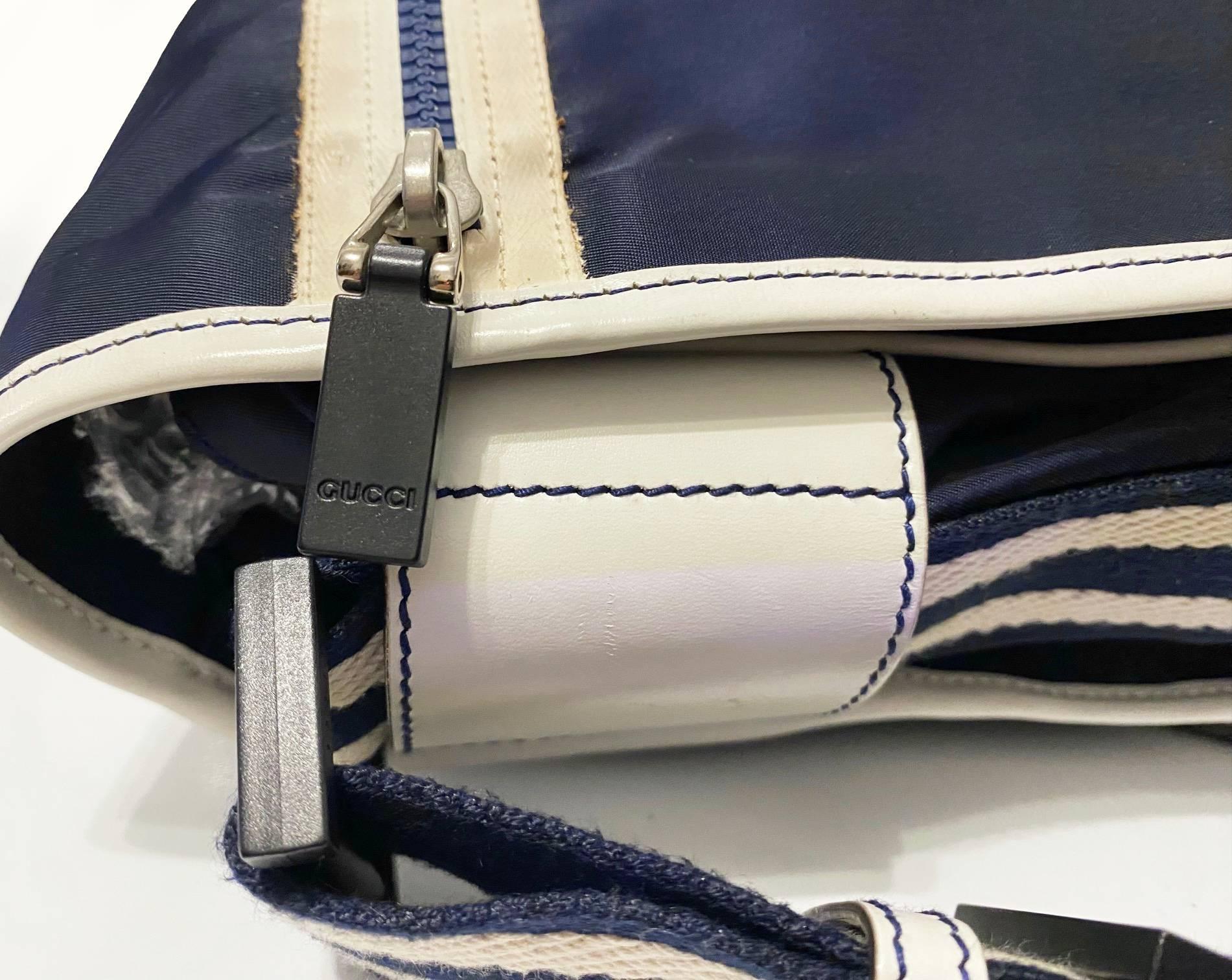 2000s Gucci Navy Blue Canvas Nylon Crossbody Messenger Travel  Bag 3