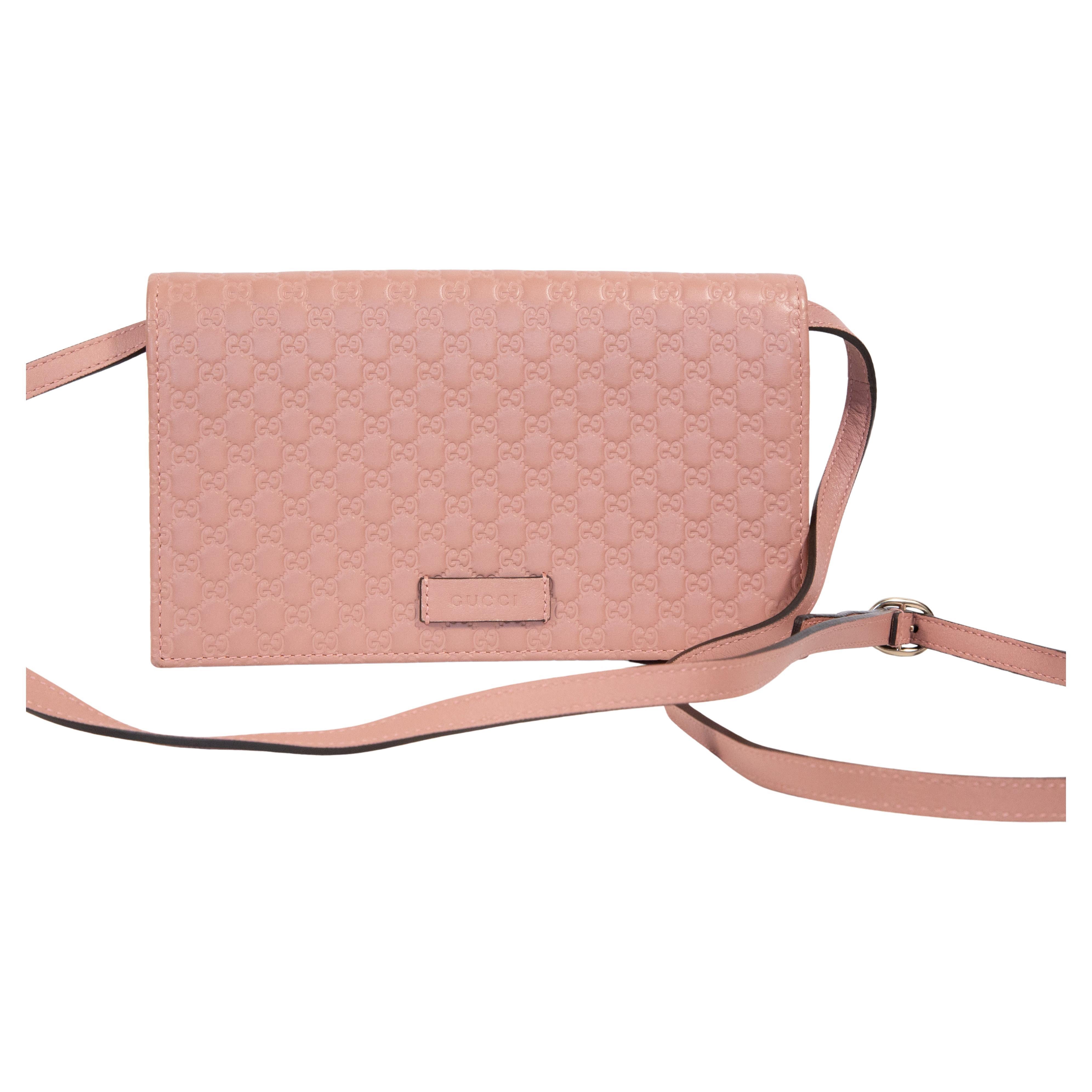 2000s Gucci Bolsa de cuero rosa Crossbody Embrague