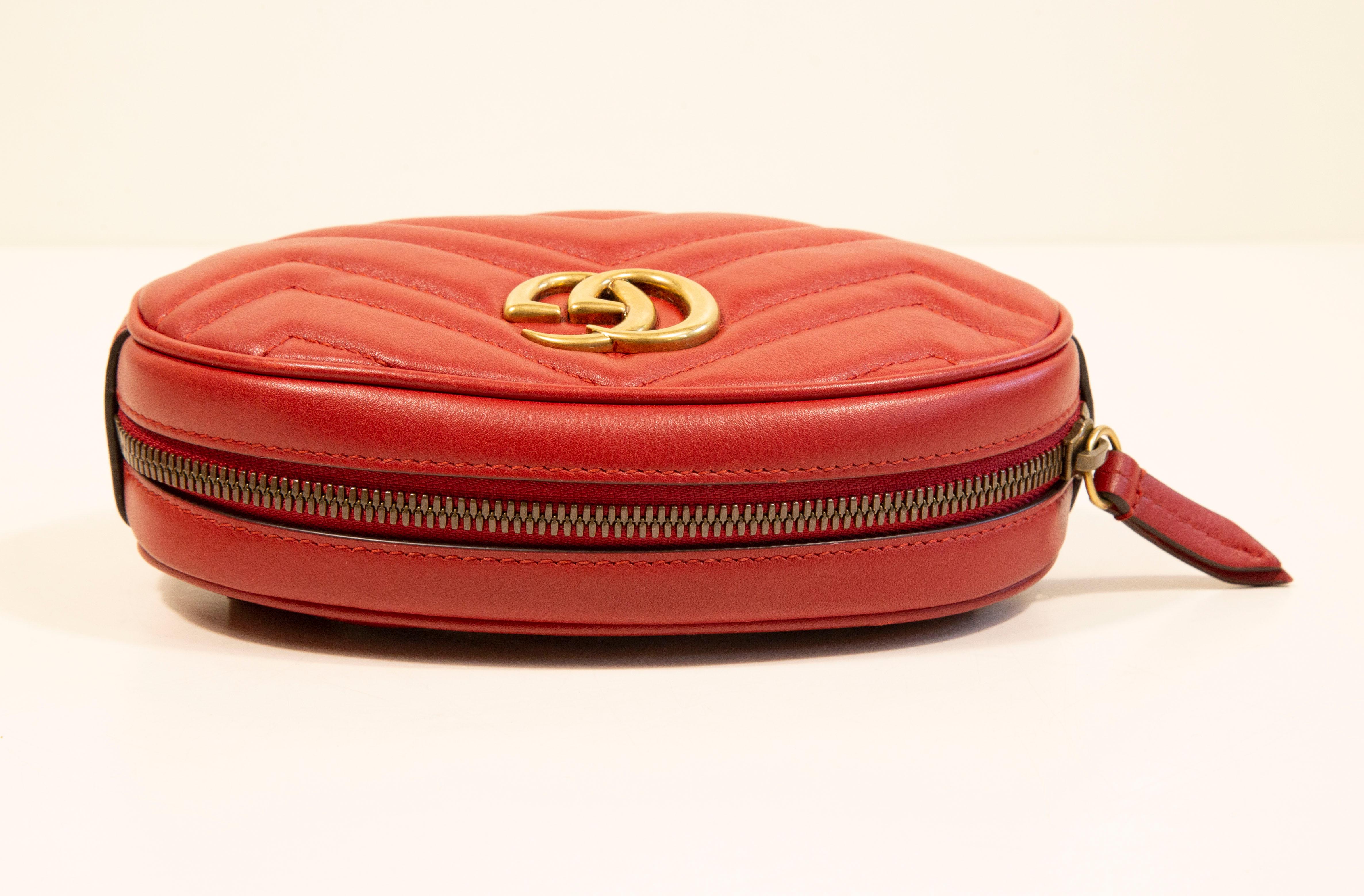 2000s Gucci Red Leather Marmont Oval Belt Bag For Sale 2