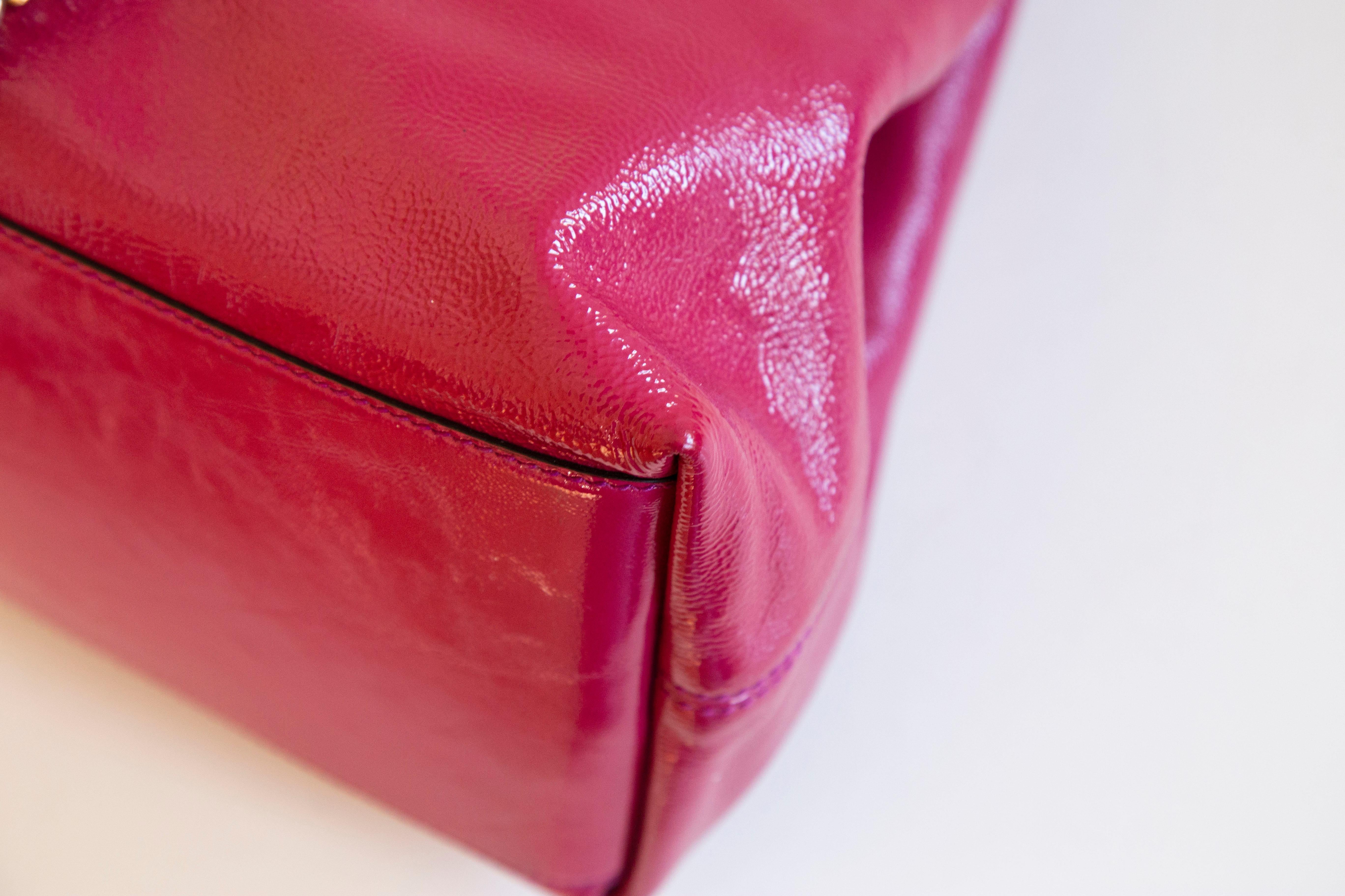 2000s Gucci Soho Pink Patent Leather Chain Shoulder Bag For Sale 6