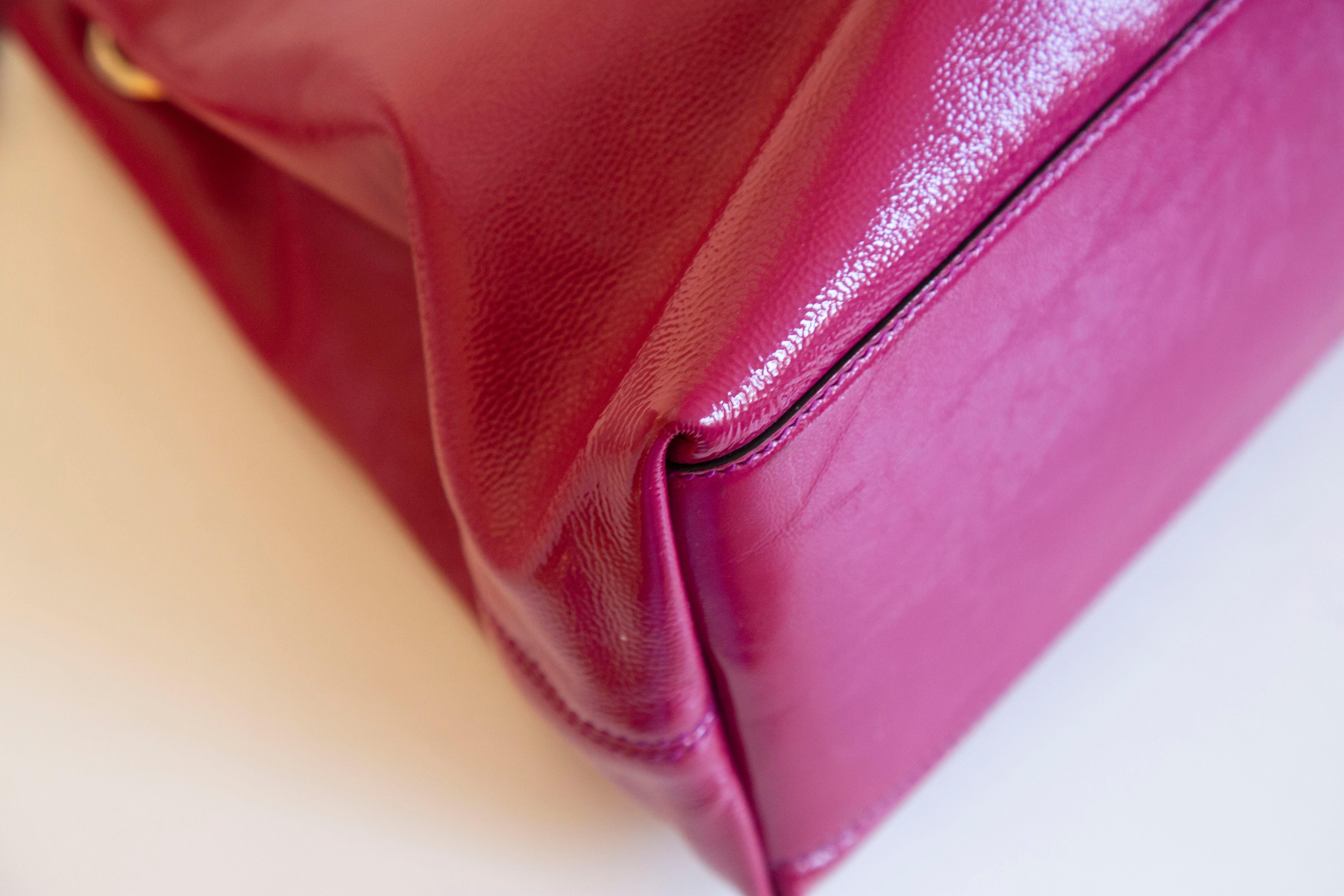 2000s Gucci Soho Pink Patent Leather Chain Shoulder Bag For Sale 4