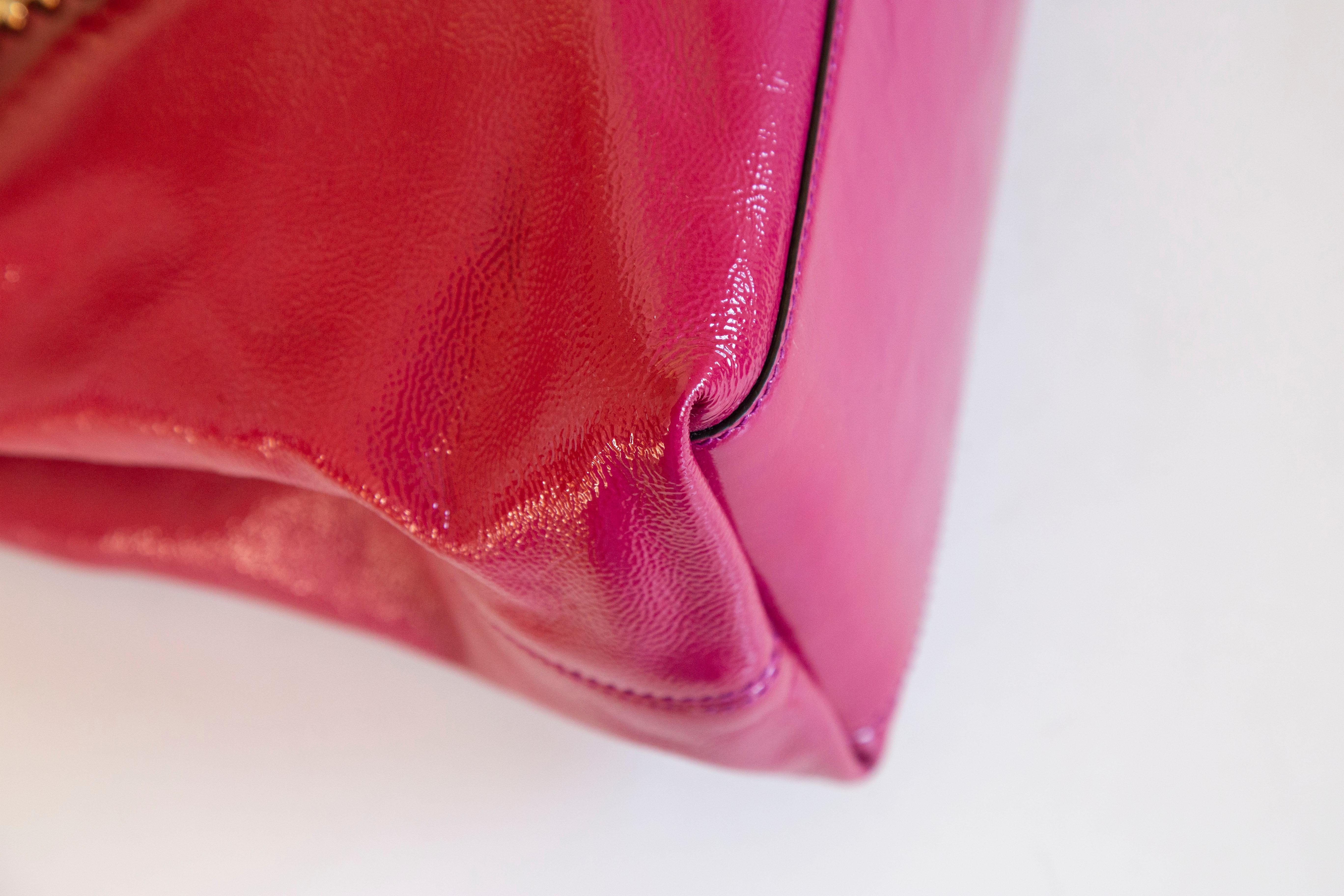 2000s Gucci Soho Pink Patent Leather Chain Shoulder Bag For Sale 5