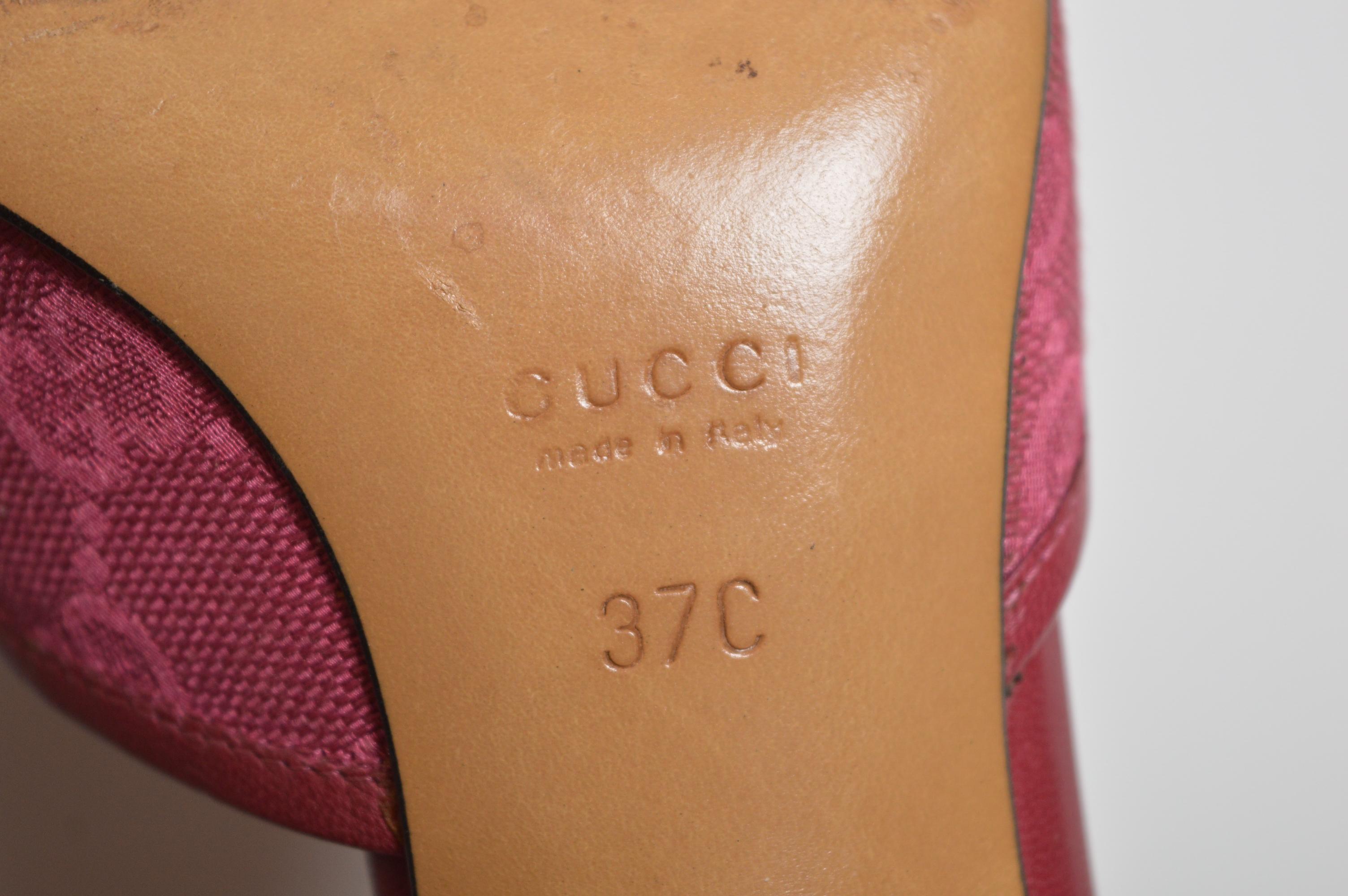 2000s GUCCI TOM FORD Burgundy Red GG Monogram Horsebit pointed Kitten Toe For Sale 9