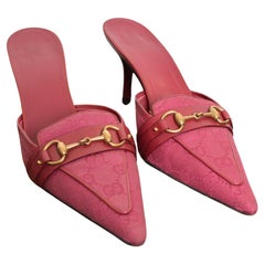 2000s GUCCI TOM FORD Burgundy Red GG Monogram Horsebit pointed Kitten Toe