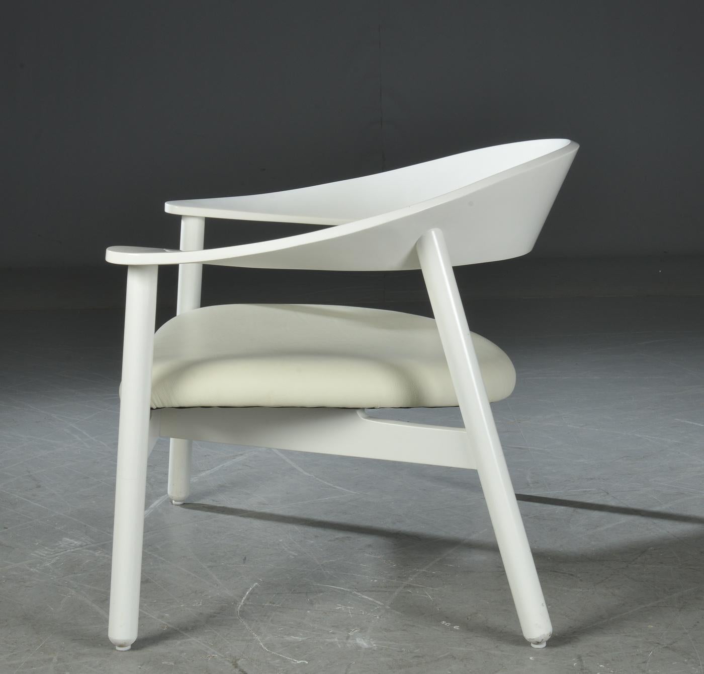 2000er Henrik Bønnelycke Skulpturaler Loungesessel und Ottomane (Dänisch) im Angebot