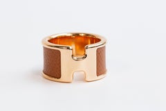 2000s Hermès Olympe Ring in Leather and Gold Pleated Metal