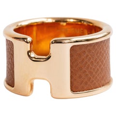2000s Hermès Olympe Ring in Leather and Gold Pleated Metal